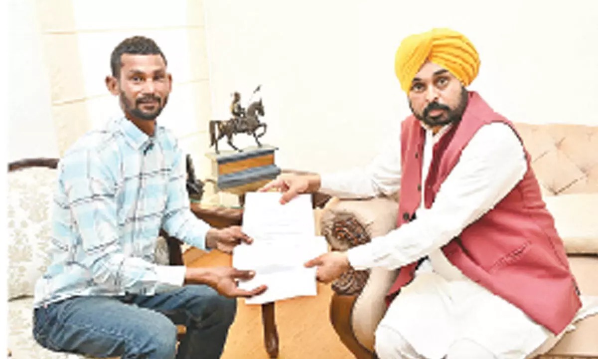 Bhagwant Mann ने परमजीत को खेल विभाग में नौकरी दी  