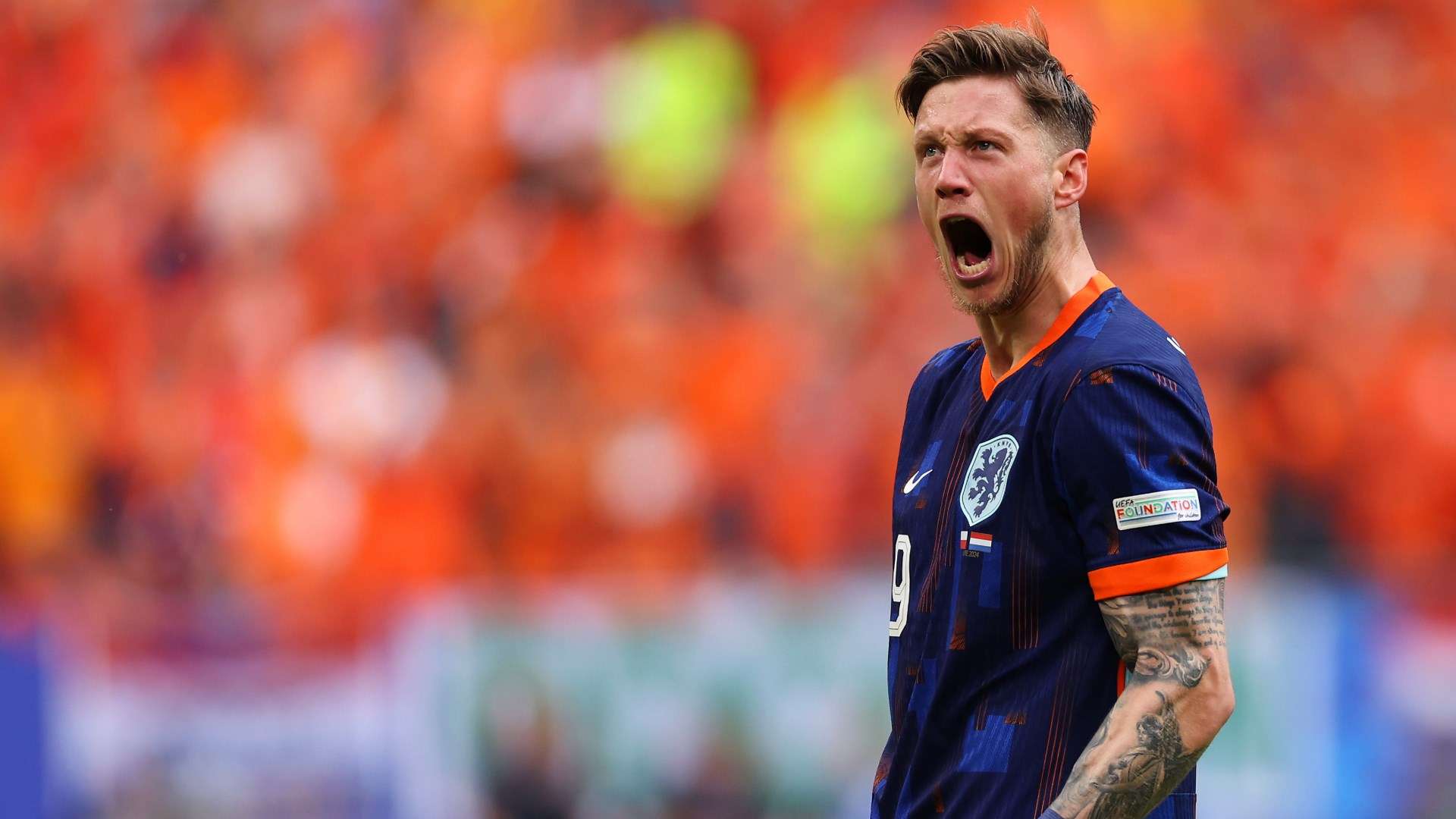 Burnley striker Weghorst set to join Henderson at Ajax  