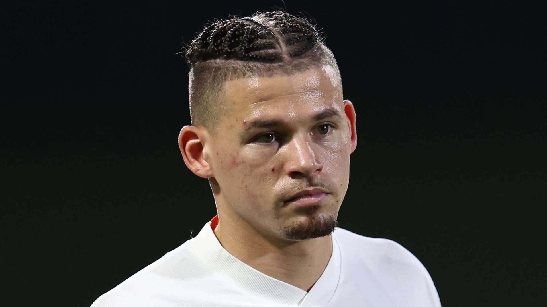 Man City outcast Phillips agrees season-long loan  