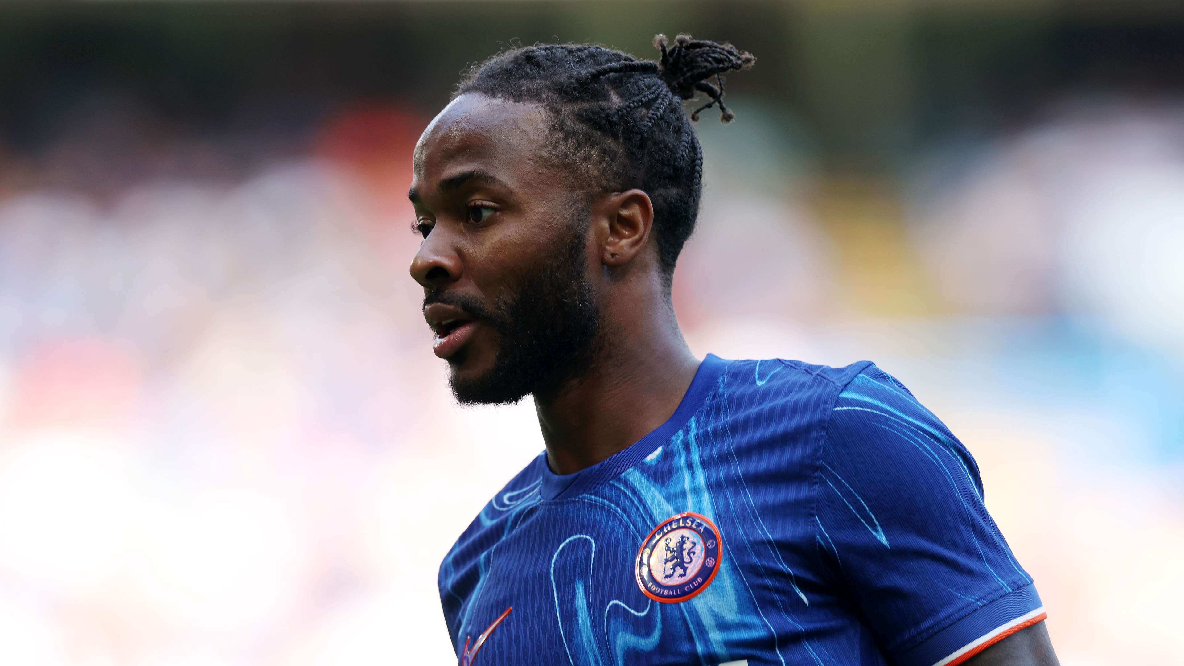Arsenal complete last-minute Sterling loan move  