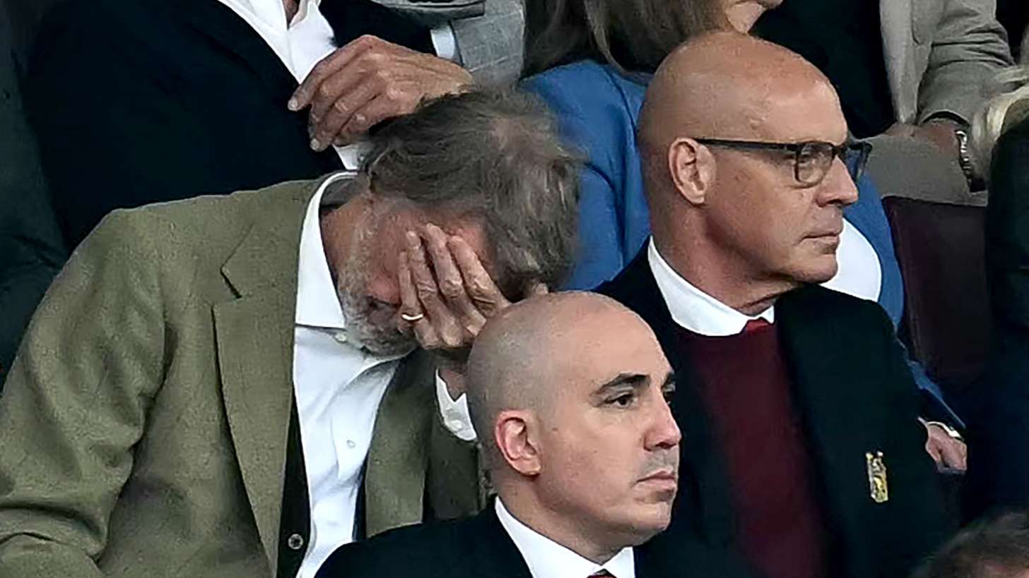 'Drunk at the wheel' - Ratcliffe told to sack Ten Hag 'immediately'  