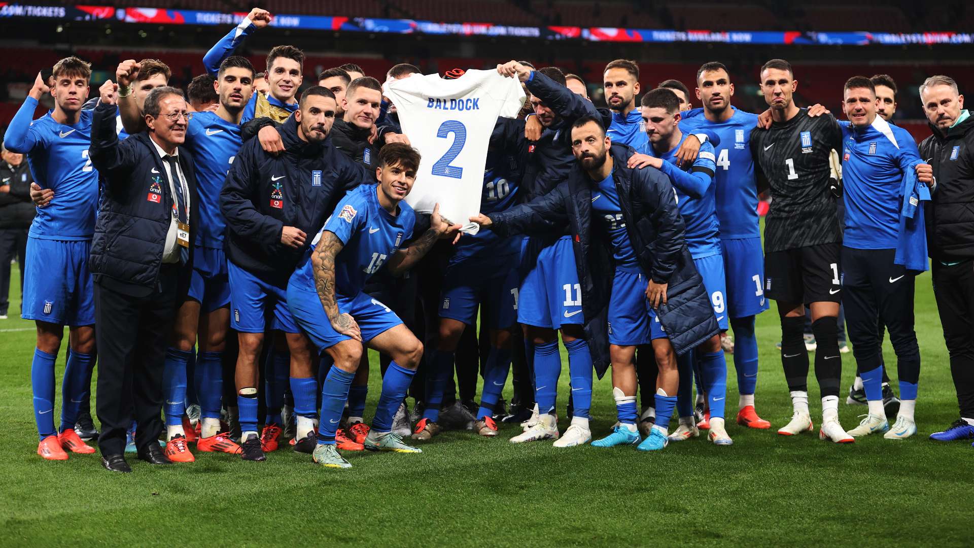 📽️ | Greece pay tribute to Baldock after historic Wembley goal  