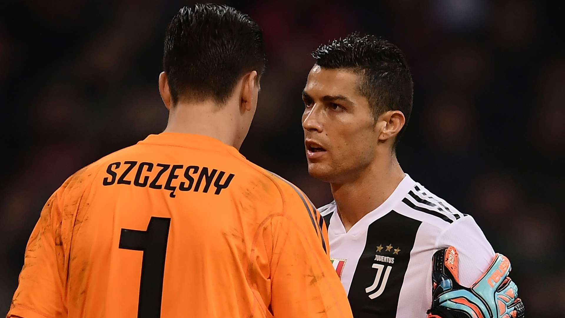 'Needed to retire to get big club!' - Ronaldo rinses Szczesny  