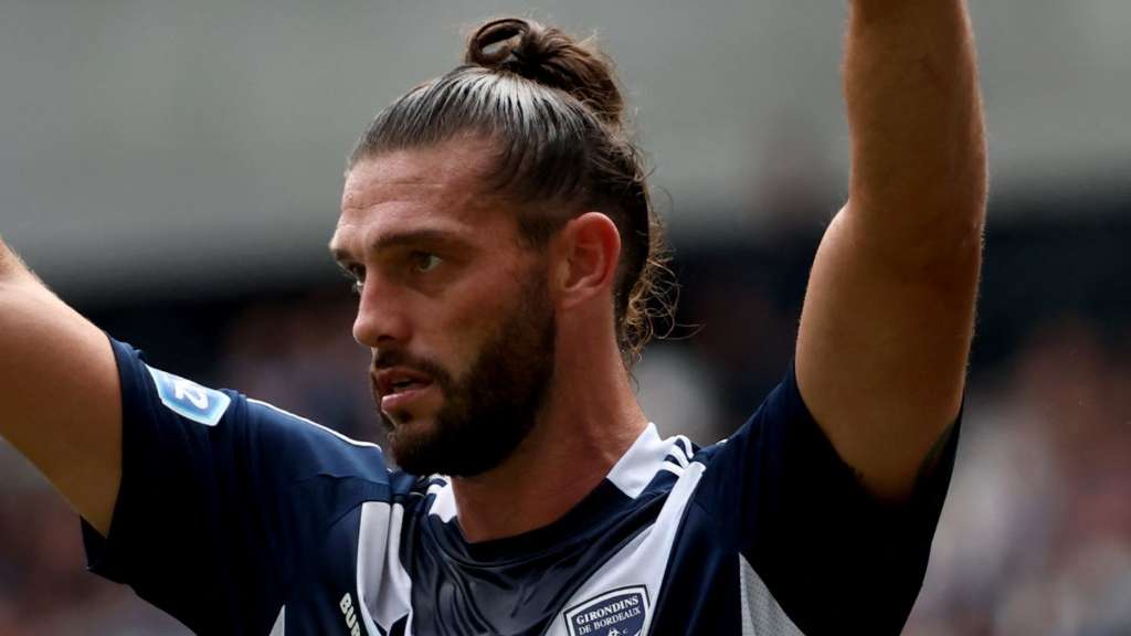 Carroll explains why he joined fourth tier French side Bordeaux  