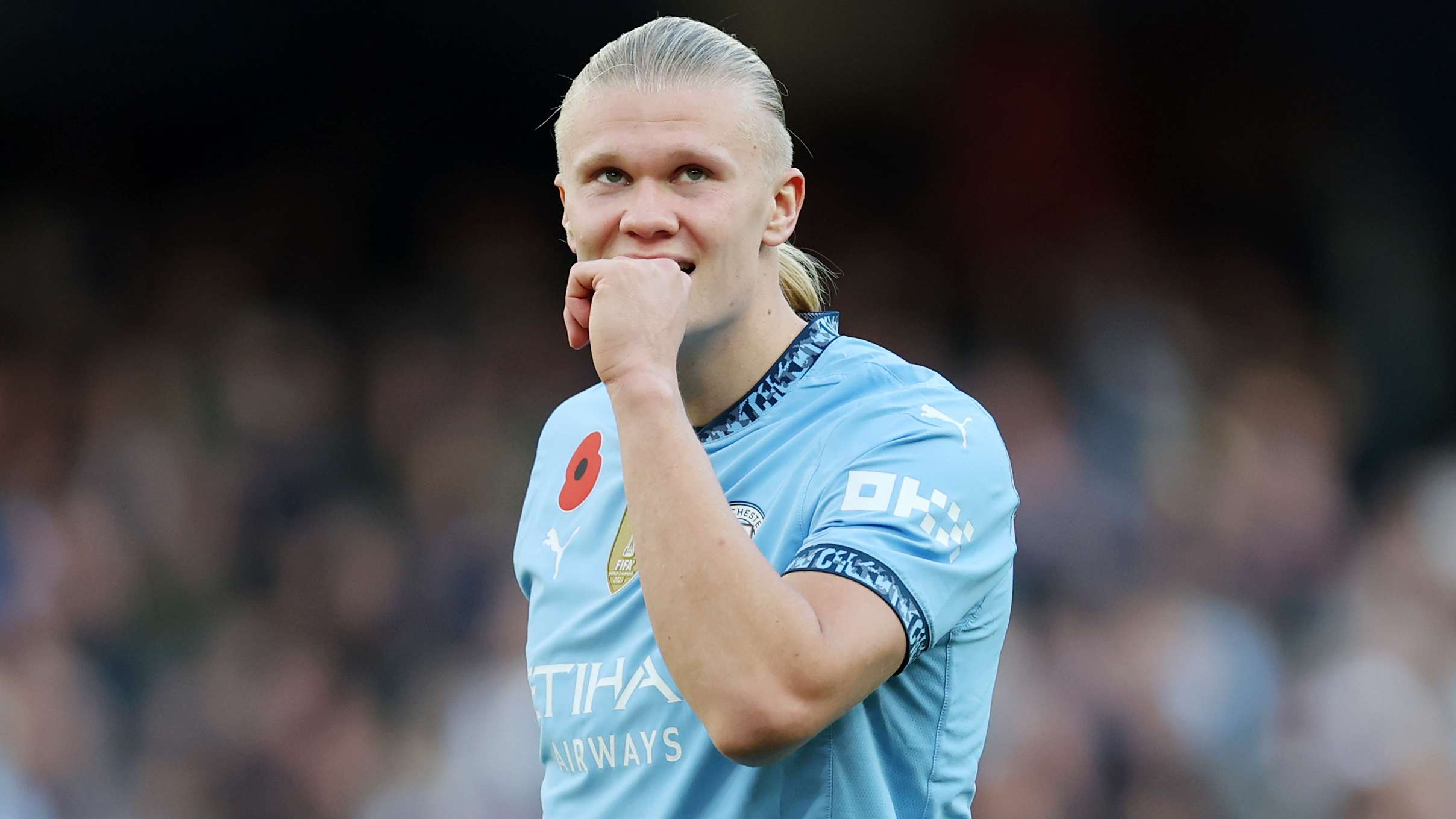 Miss of the season?! Haaland shoots wide from a yard out  
