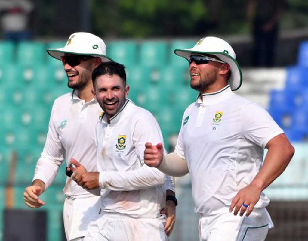 South Africa chip away after enforcing follow-on  