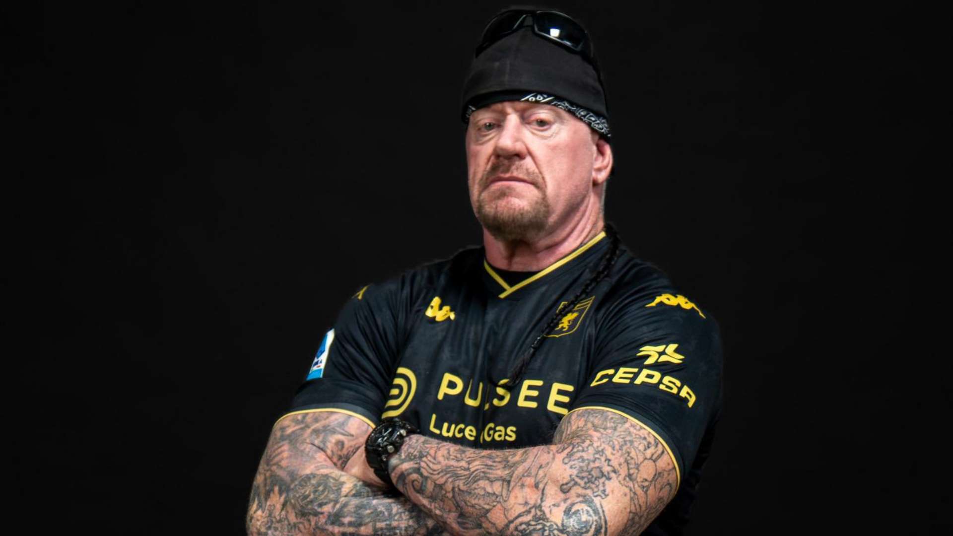 WWE meets football! The Undertaker launches Genoa kit  