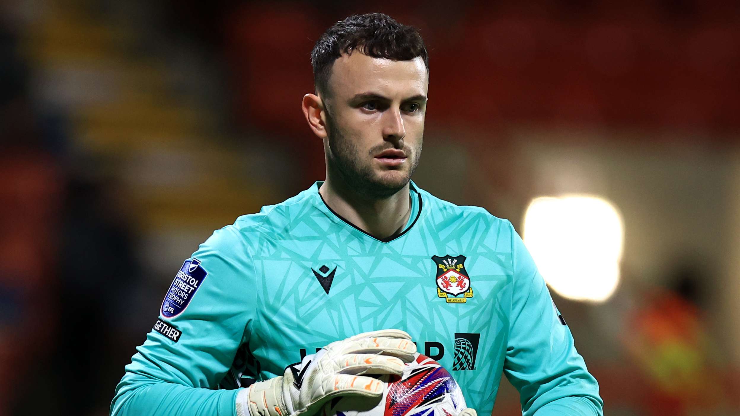 Fans thrilled as Wrexham 'legend' aims brutal 'bin juice' dig  