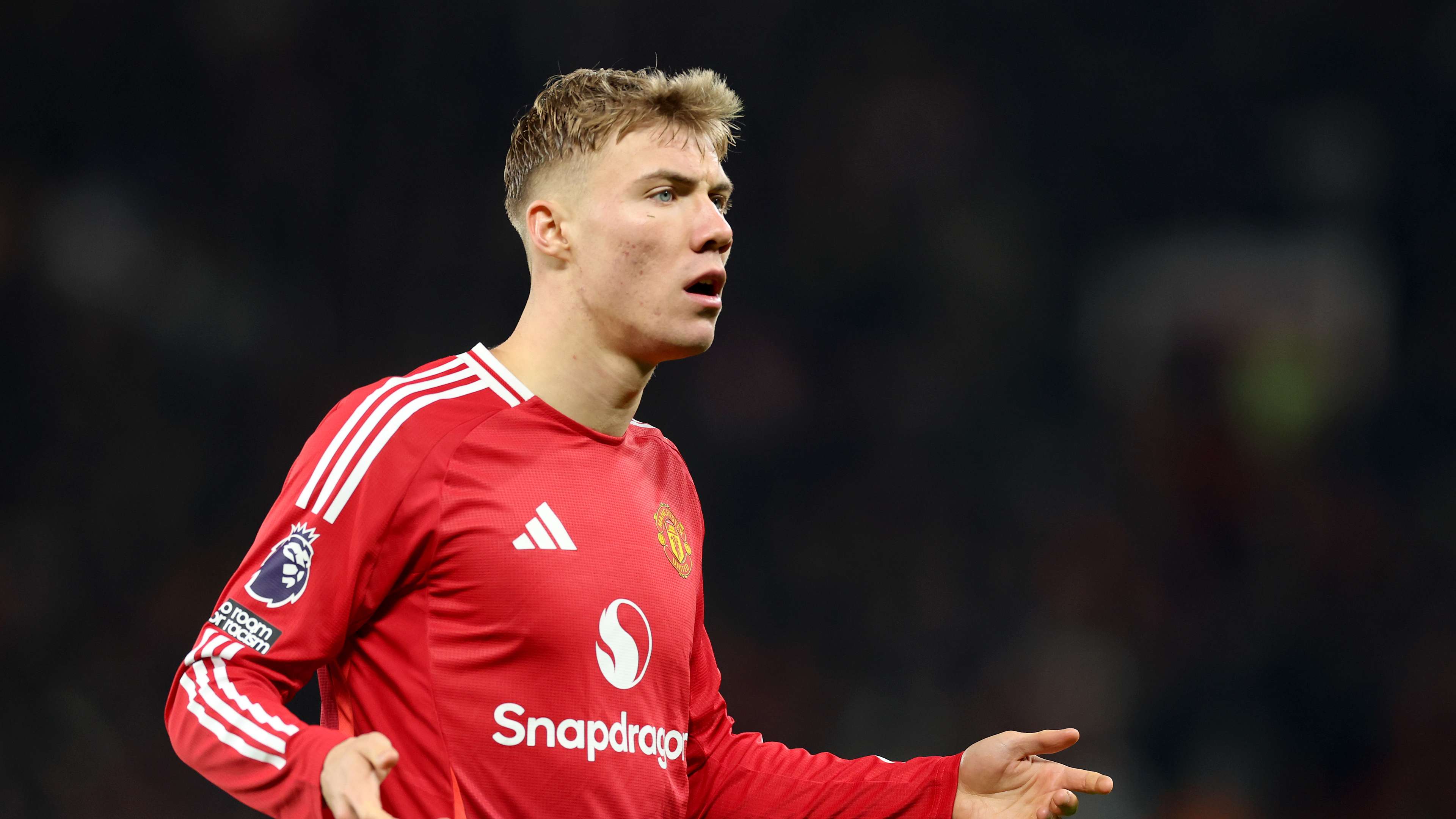 Hojlund sent 'stay calm' advice as RvN bites back over Man Utd attacking crisis  
