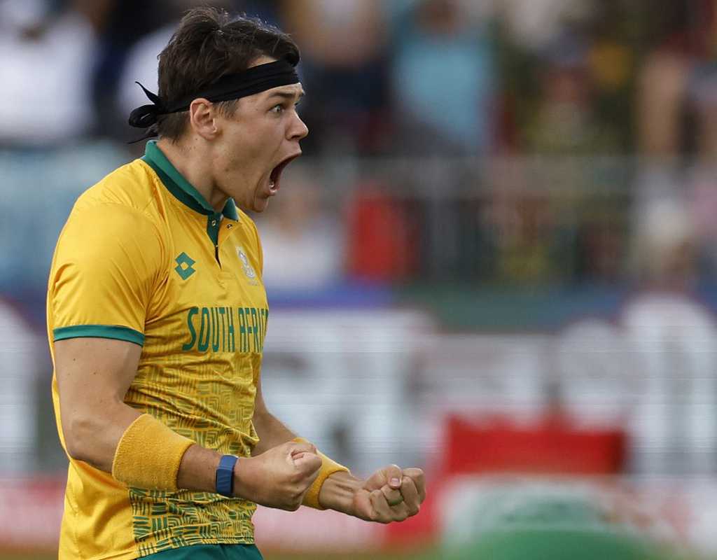Coetzee soars to the skies to bring SA's series back on track  