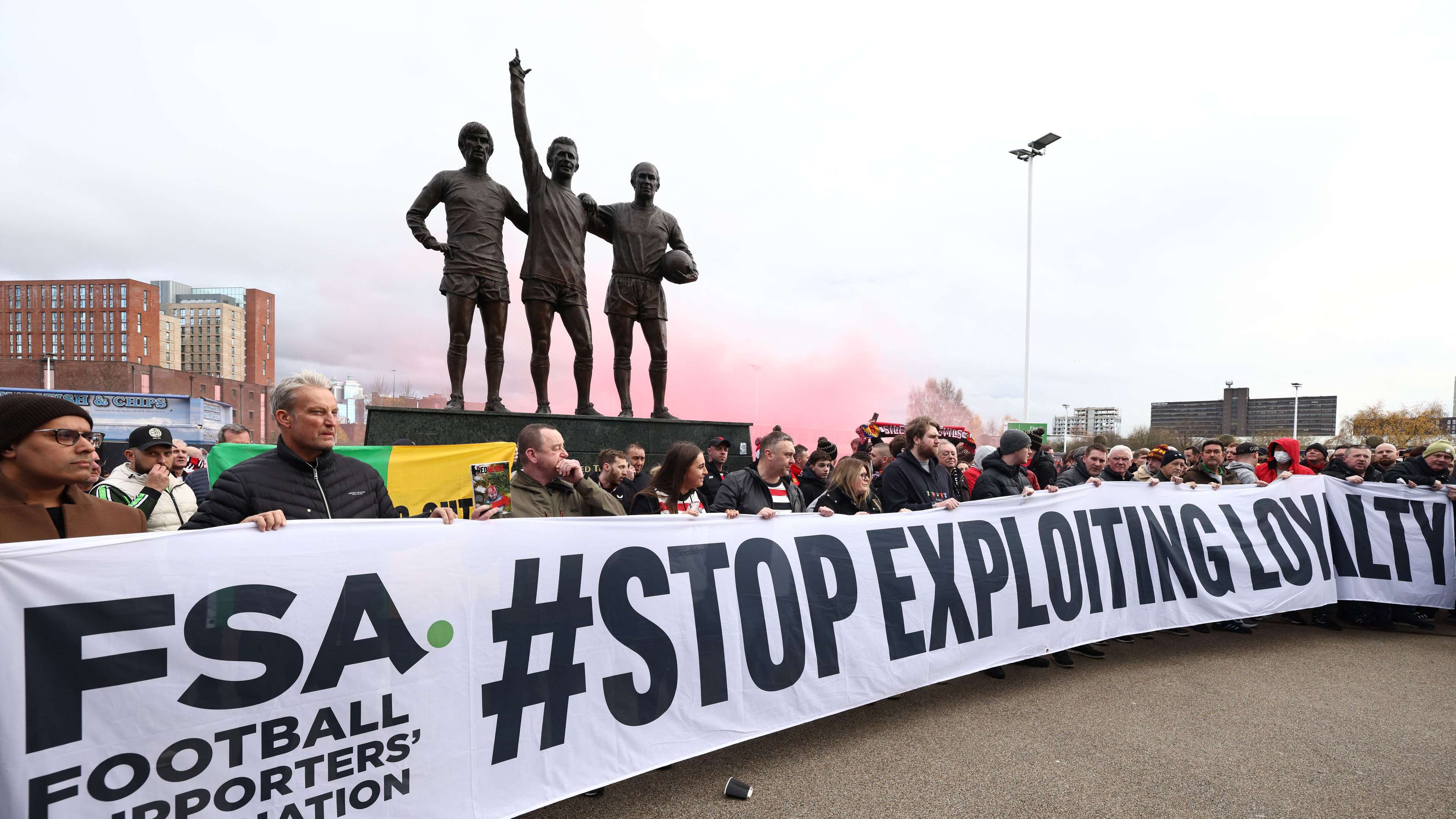 'Just like the Glazers!' - Man Utd fans turn on Ratcliffe  