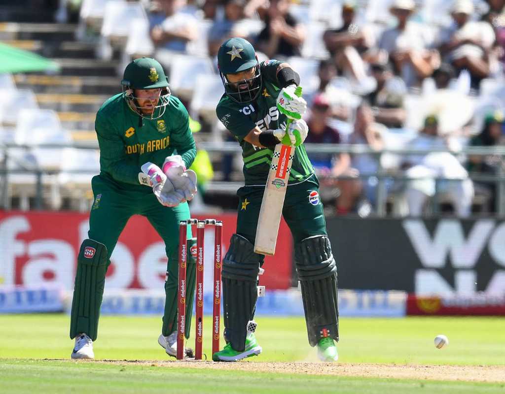 Rizwan, Babar, Kamran hit fifties as Pakistan rack up 329  