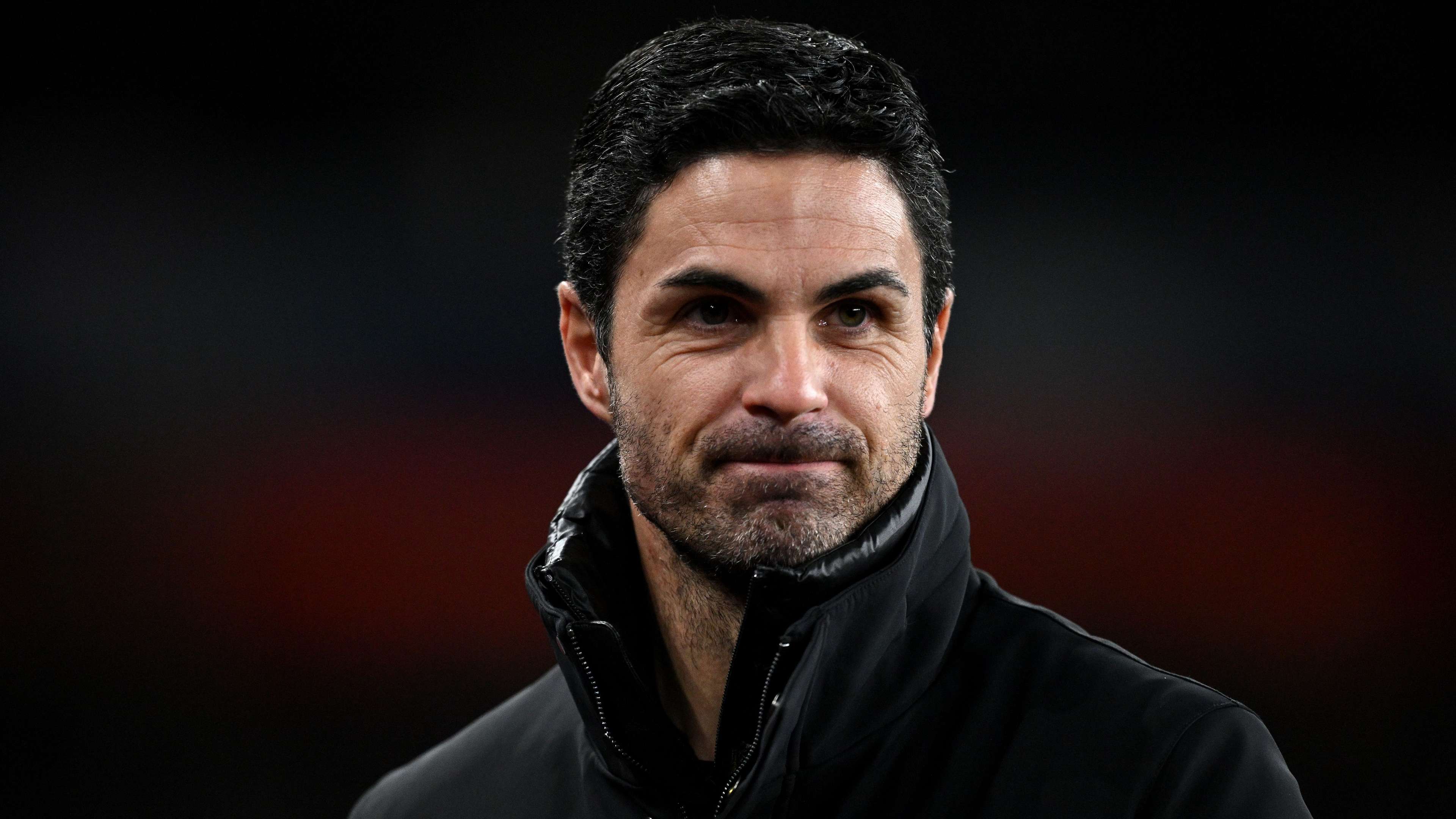 Surprise candidate volunteers to solve Arsenal's striker problem  