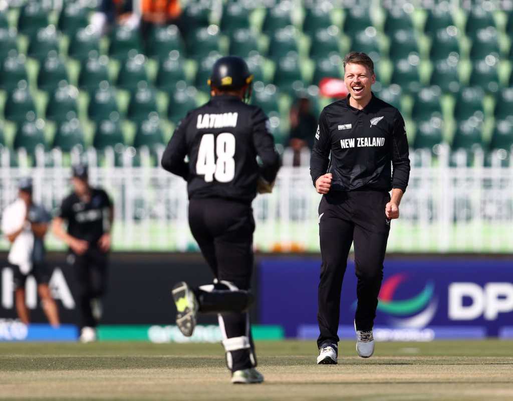 Michael Bracewell's career-best 4-26 restricts Bangladesh  
