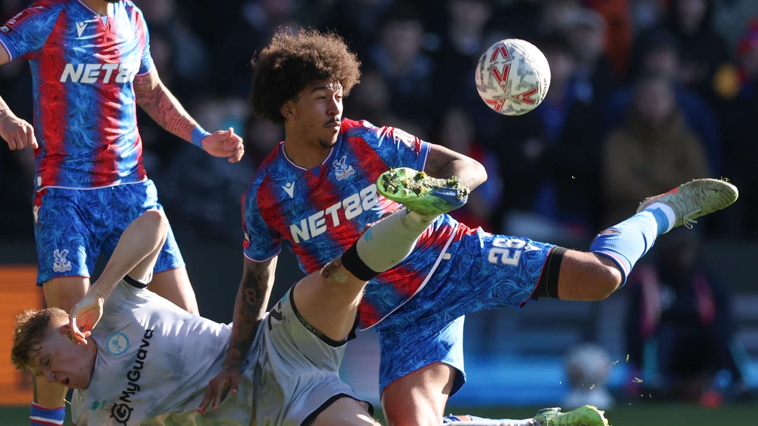 📽️ | USMNT's Richards assists as Palace advance in FA Cup  