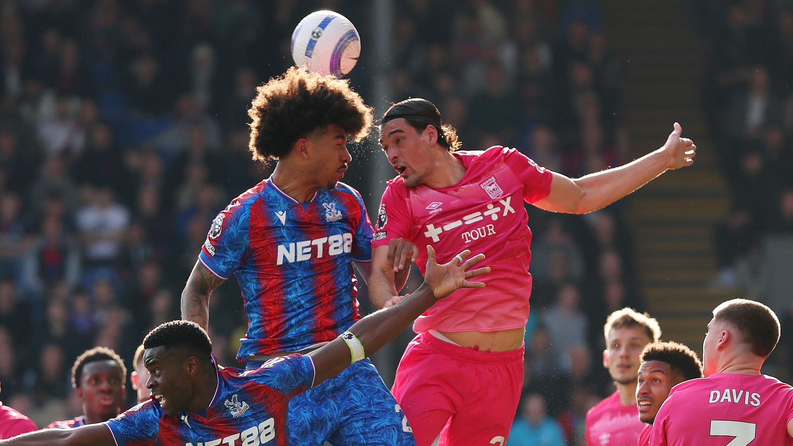 USMNT's Richards leads Palace to clean sheet, three points  