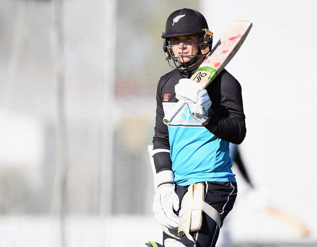 Tom Latham ruled out of Pakistan ODIs with fractured hand  