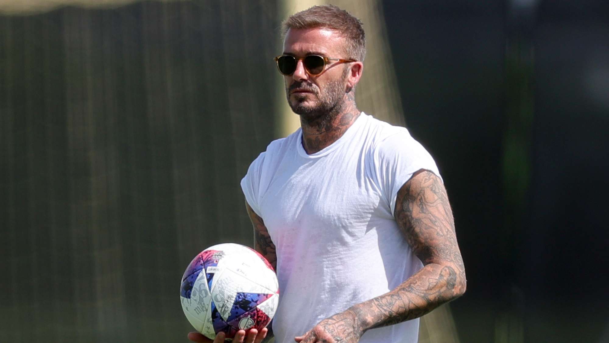 📽️ | Class is permanent! Beckham scores from an impossible angle  