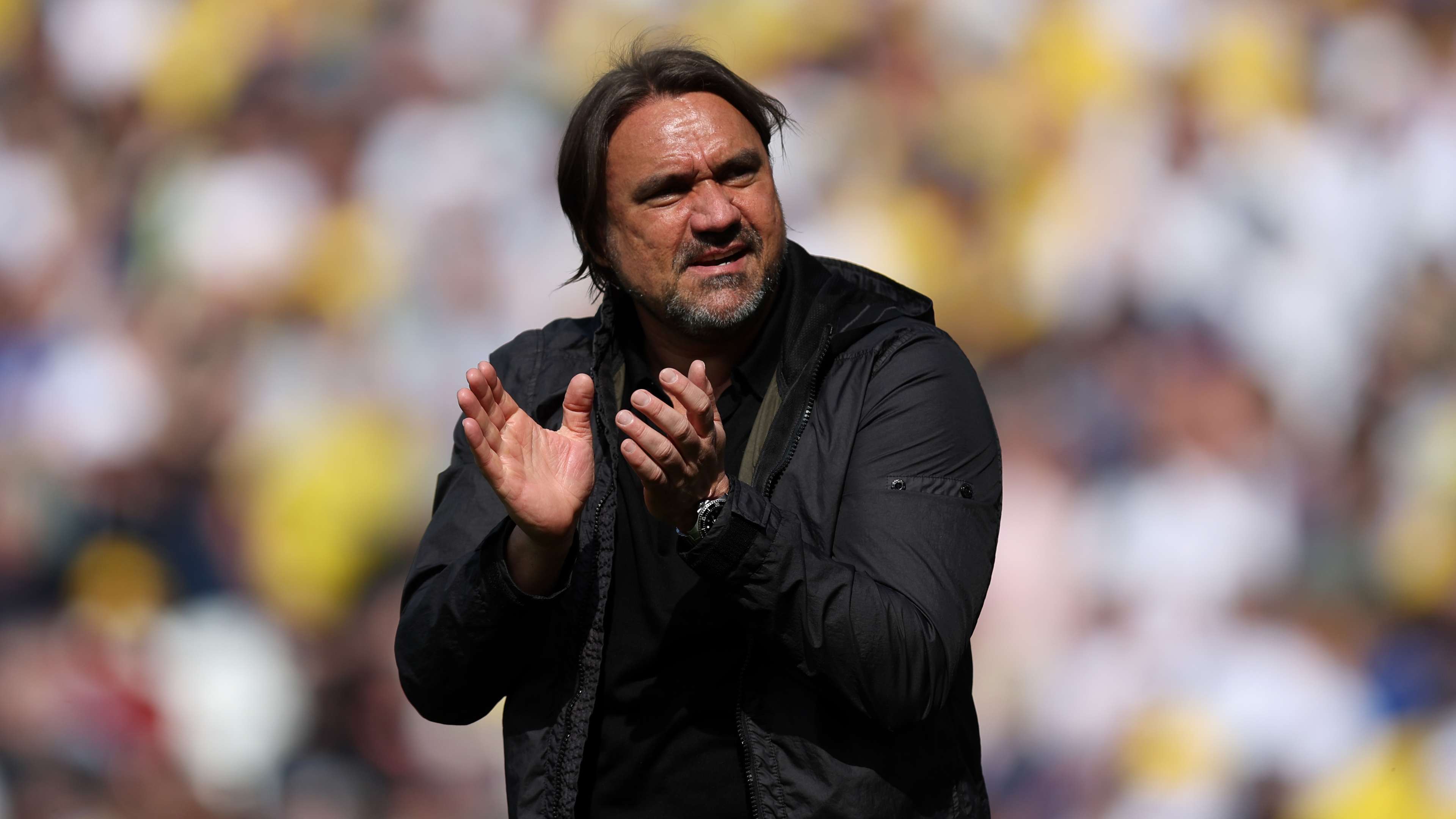 Leeds consider sacking Farke despite promotion  