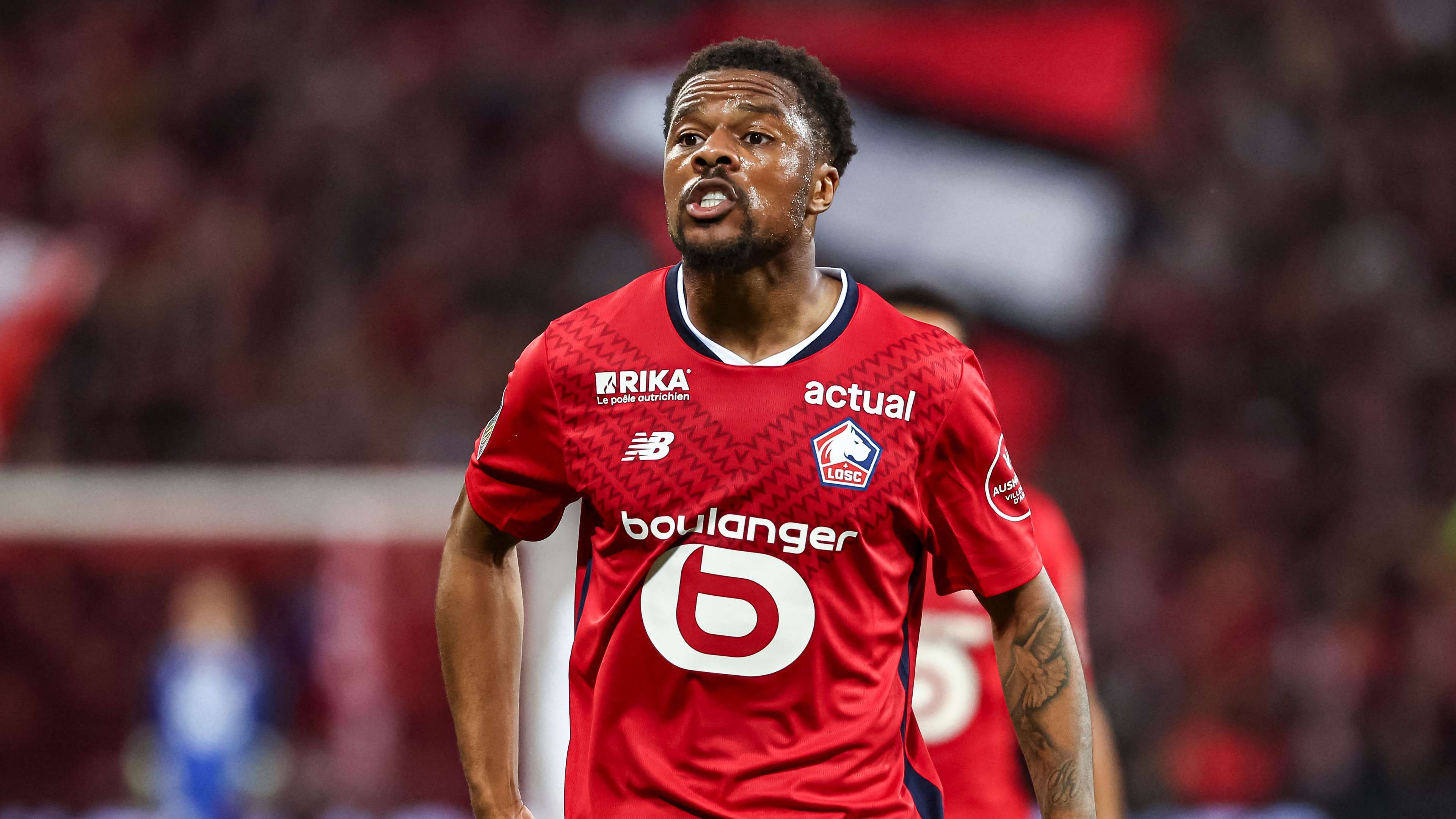 How much does Chuba Akpom earn at Lille?  
