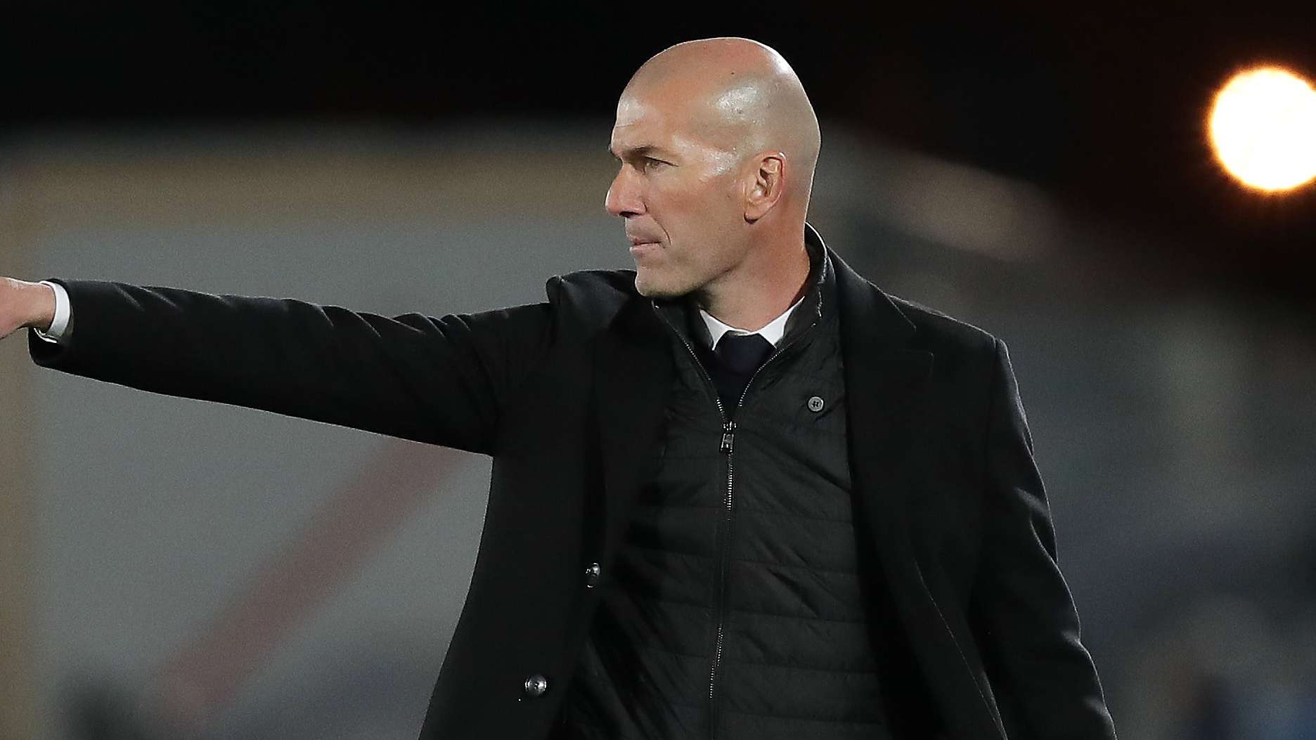 Zidane 'turned down blank cheques' from Man Utd AND Chelsea  