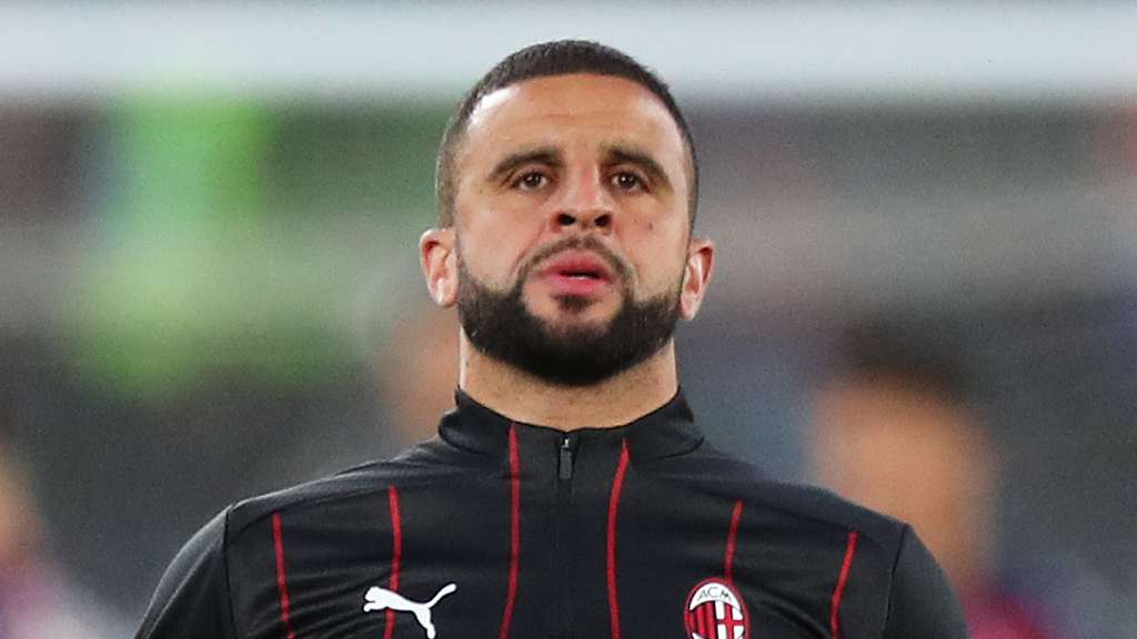 Walker branded a 'failure' over Milan loan in mocking review  