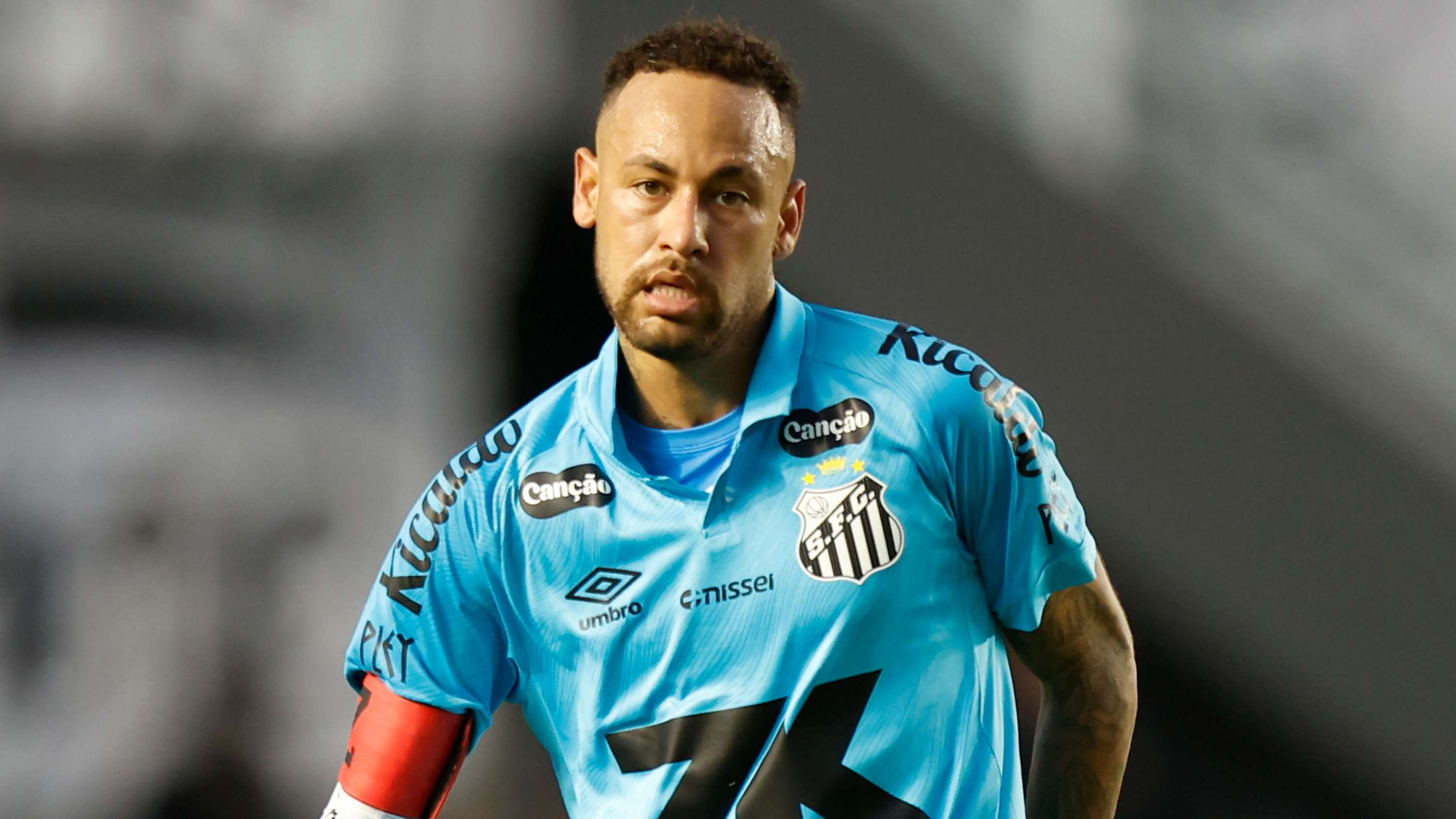 Neymar stays! Brazil star agrees new Santos deal  