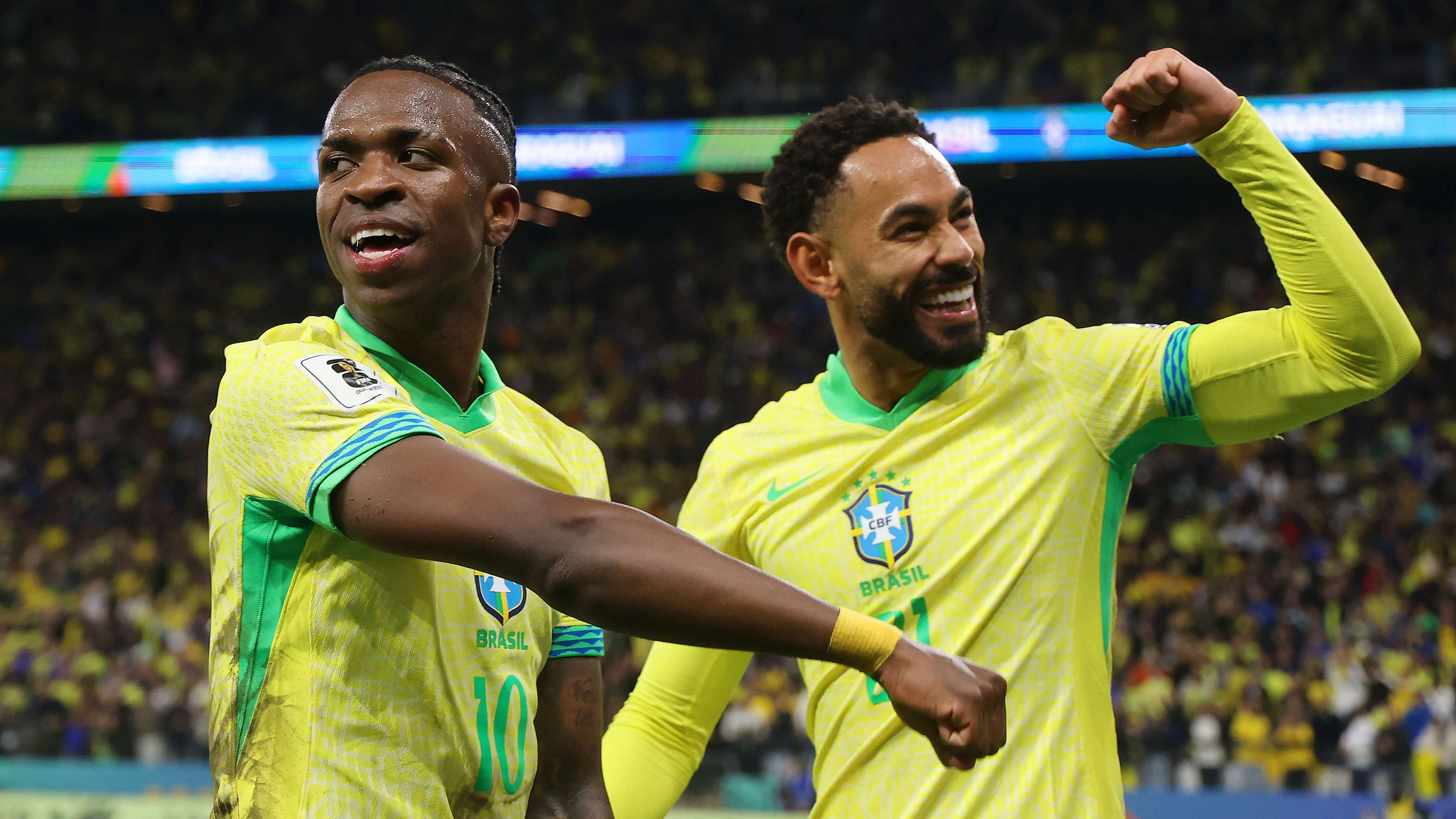 'Already cursed!' - Fans lose their minds at Cunha miss  