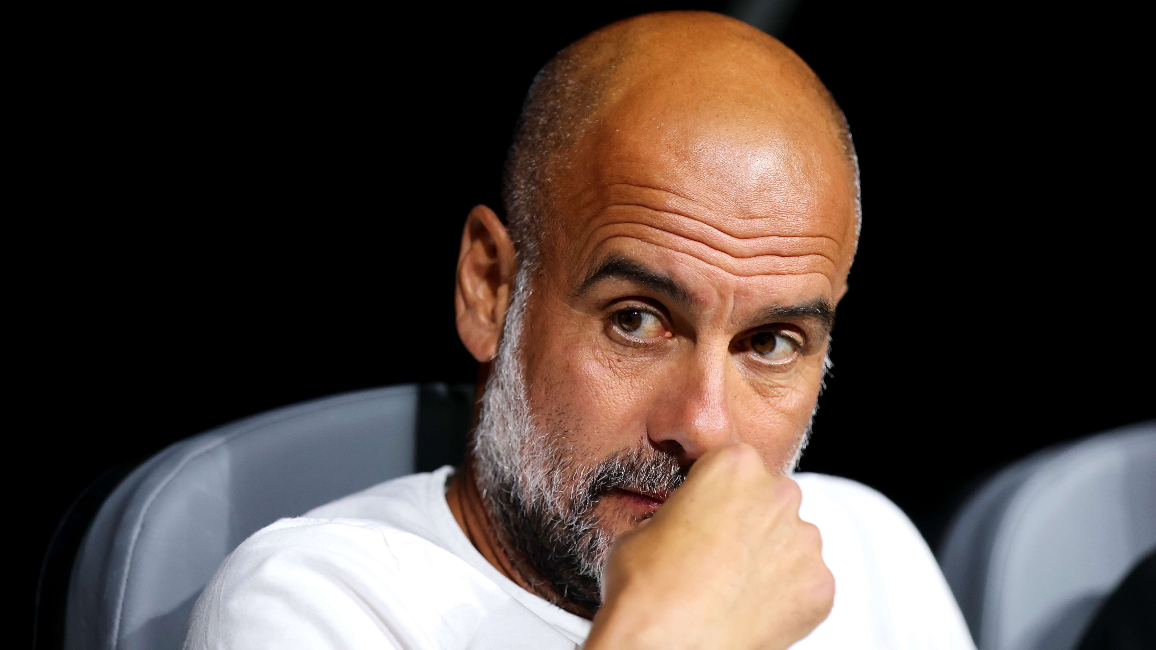 📽️ | Shirtless Guardiola joins Man City squad for beach game  