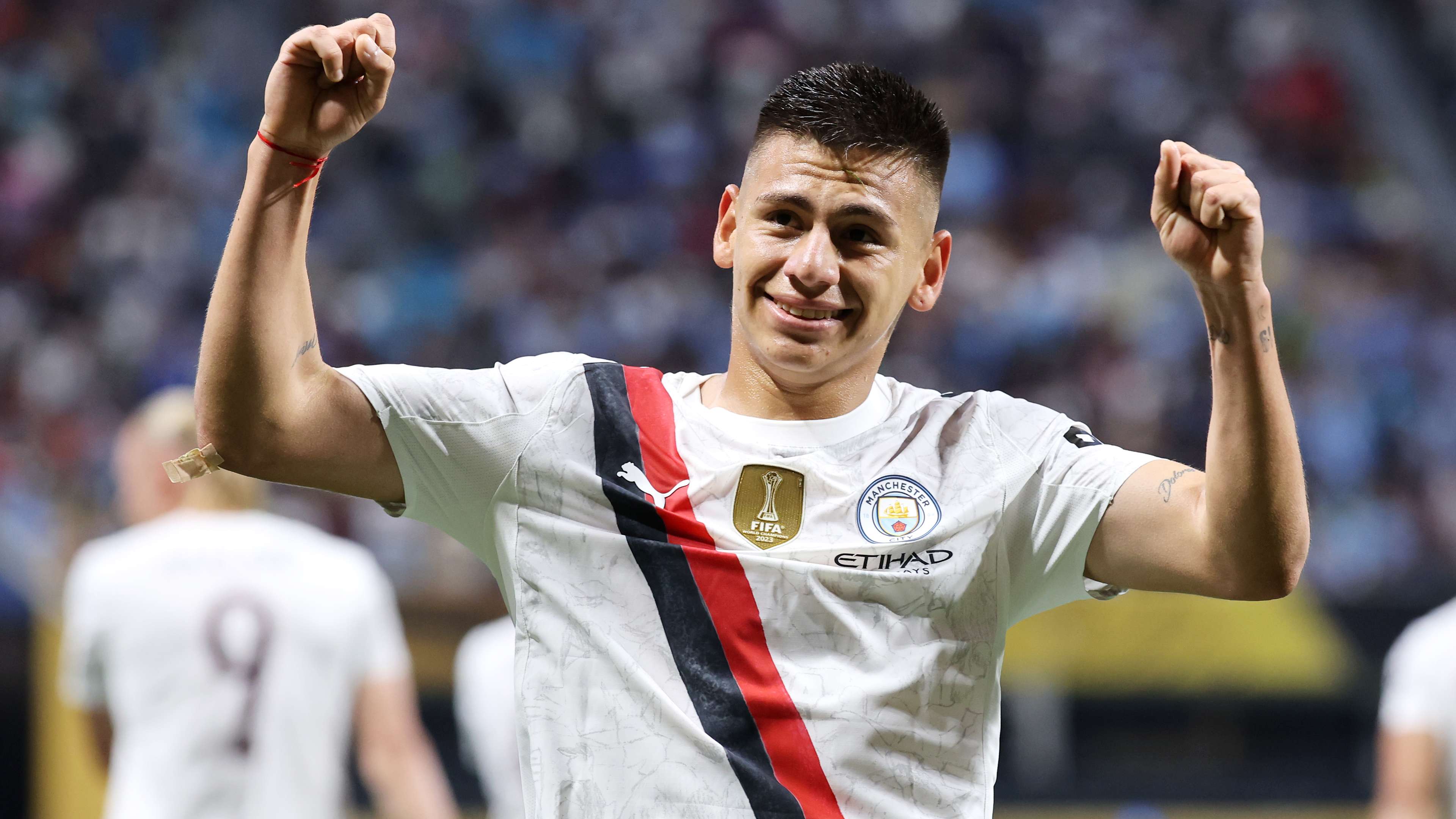 📽️ | Echeverri channels Messi with outrageous free-kick for Man City  