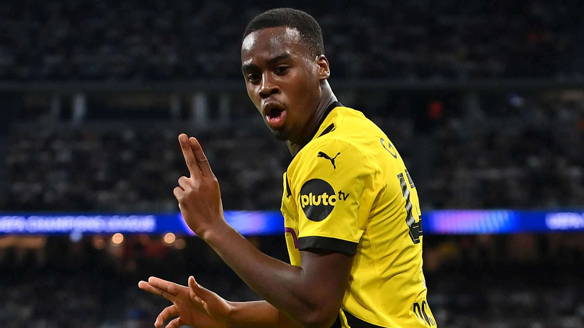 Borussia Dortmund provide update on Chelsea target Gittens  