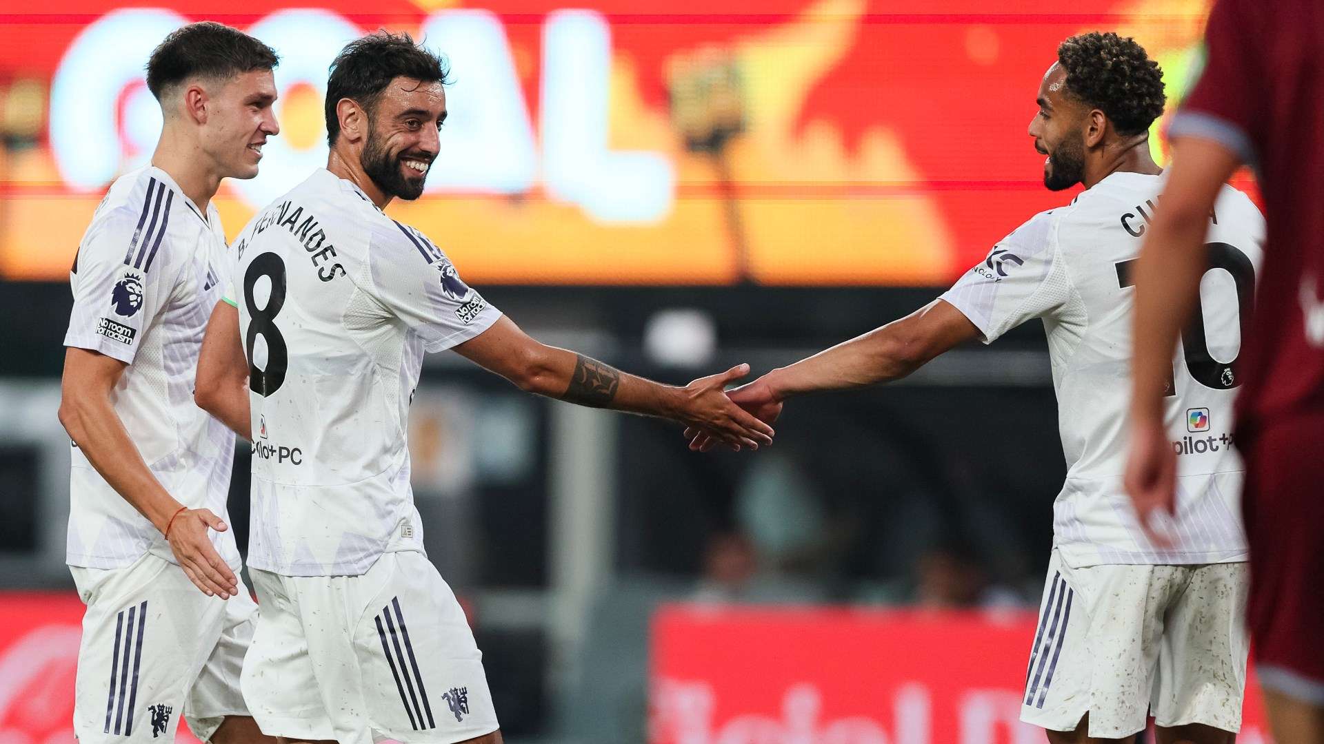 Cunha and Fernandes find chemistry as Man Utd beat West Ham  