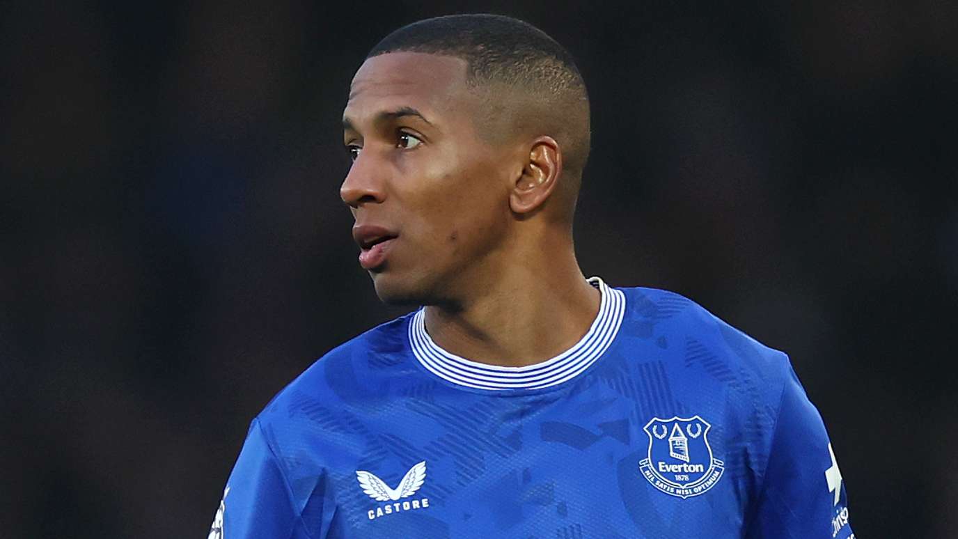 Young set for Championship switch to Ipswich  