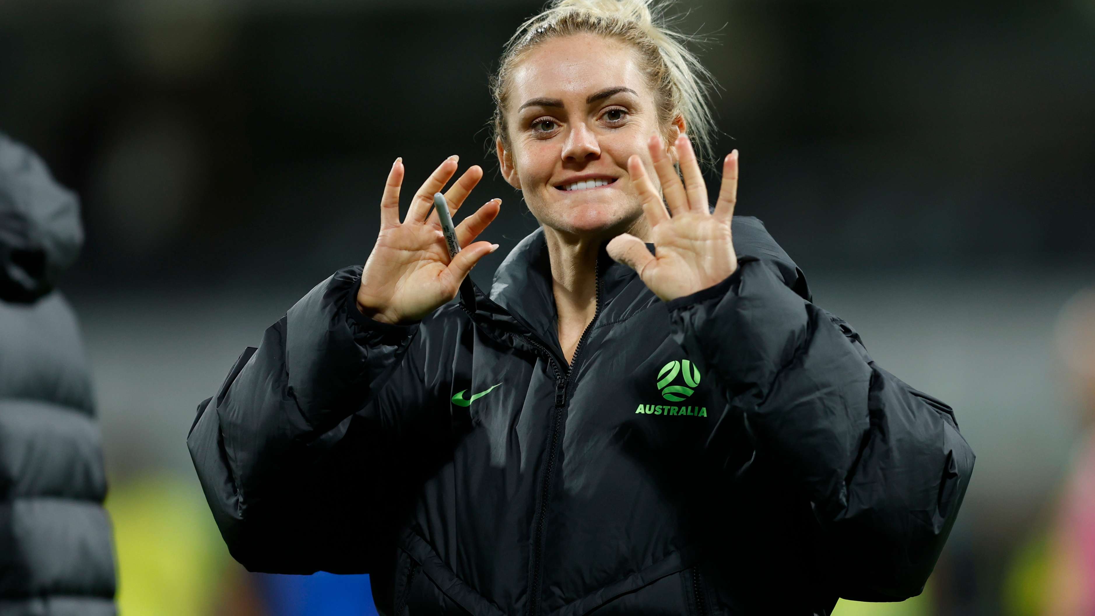 Bronze has competition! Chelsea confirm Carpenter signing  