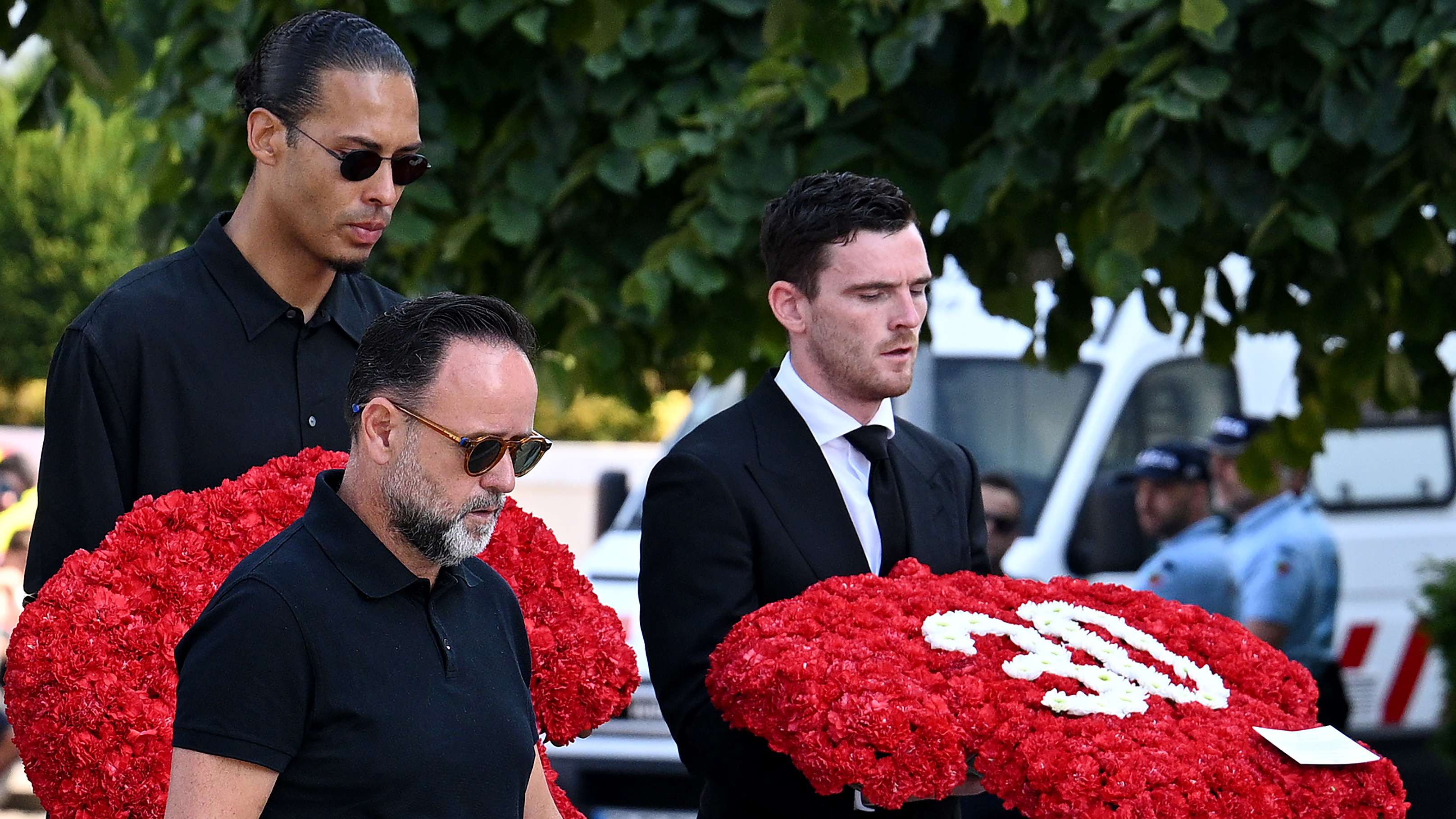Robertson pays emotional tribute to Jota outside Anfield  