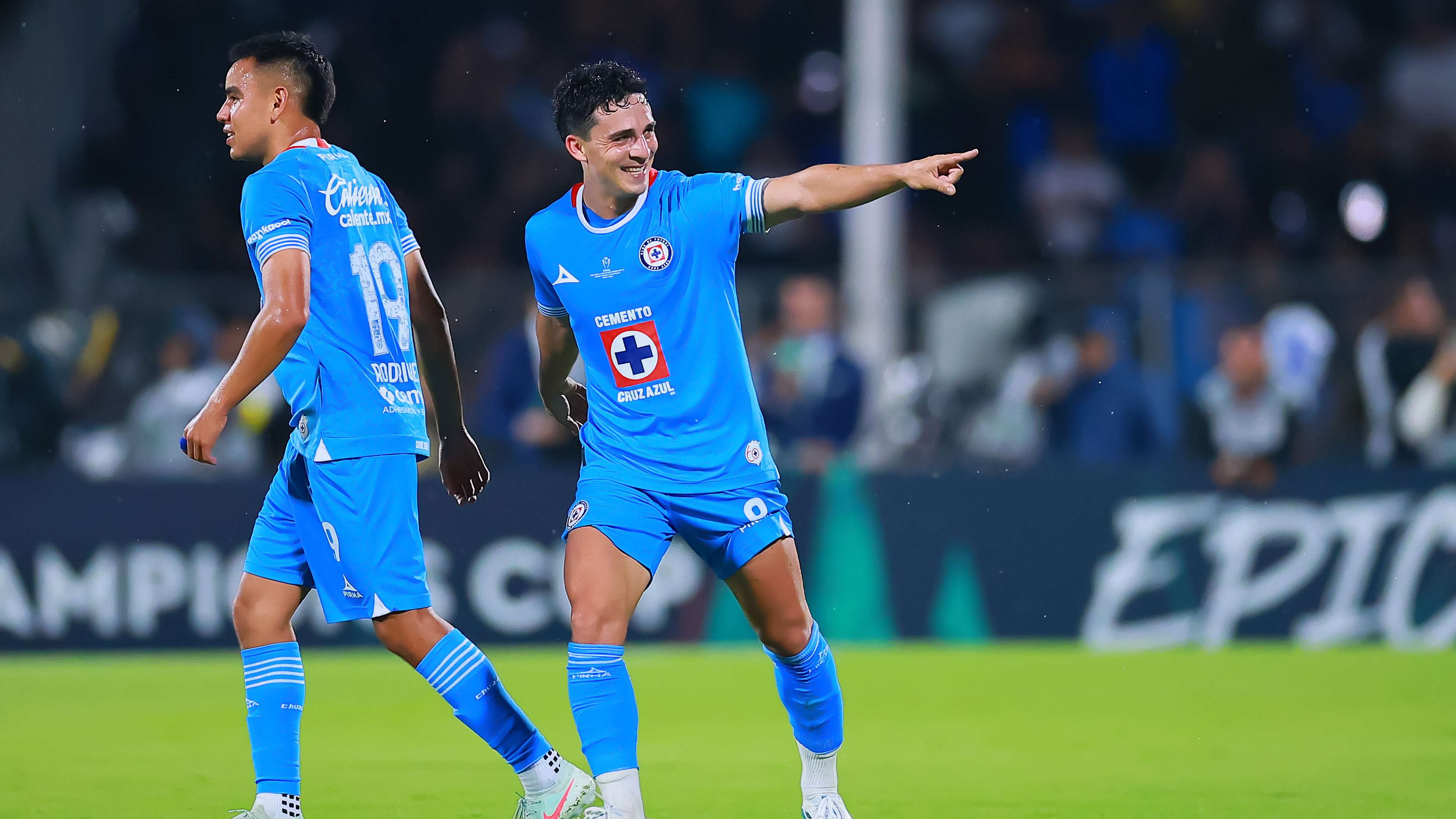 Faravelli, Cruz Azul agree contract extension until December 2026  