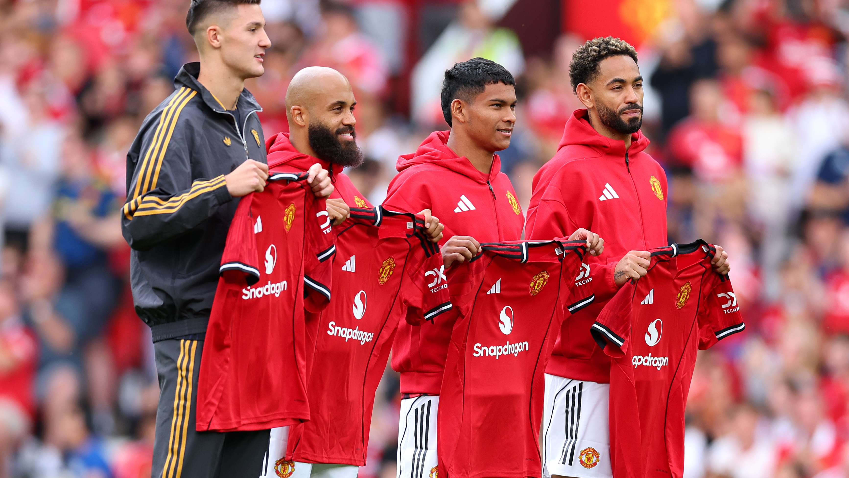 Man Utd new signing now 'most popular player' in dressing room  