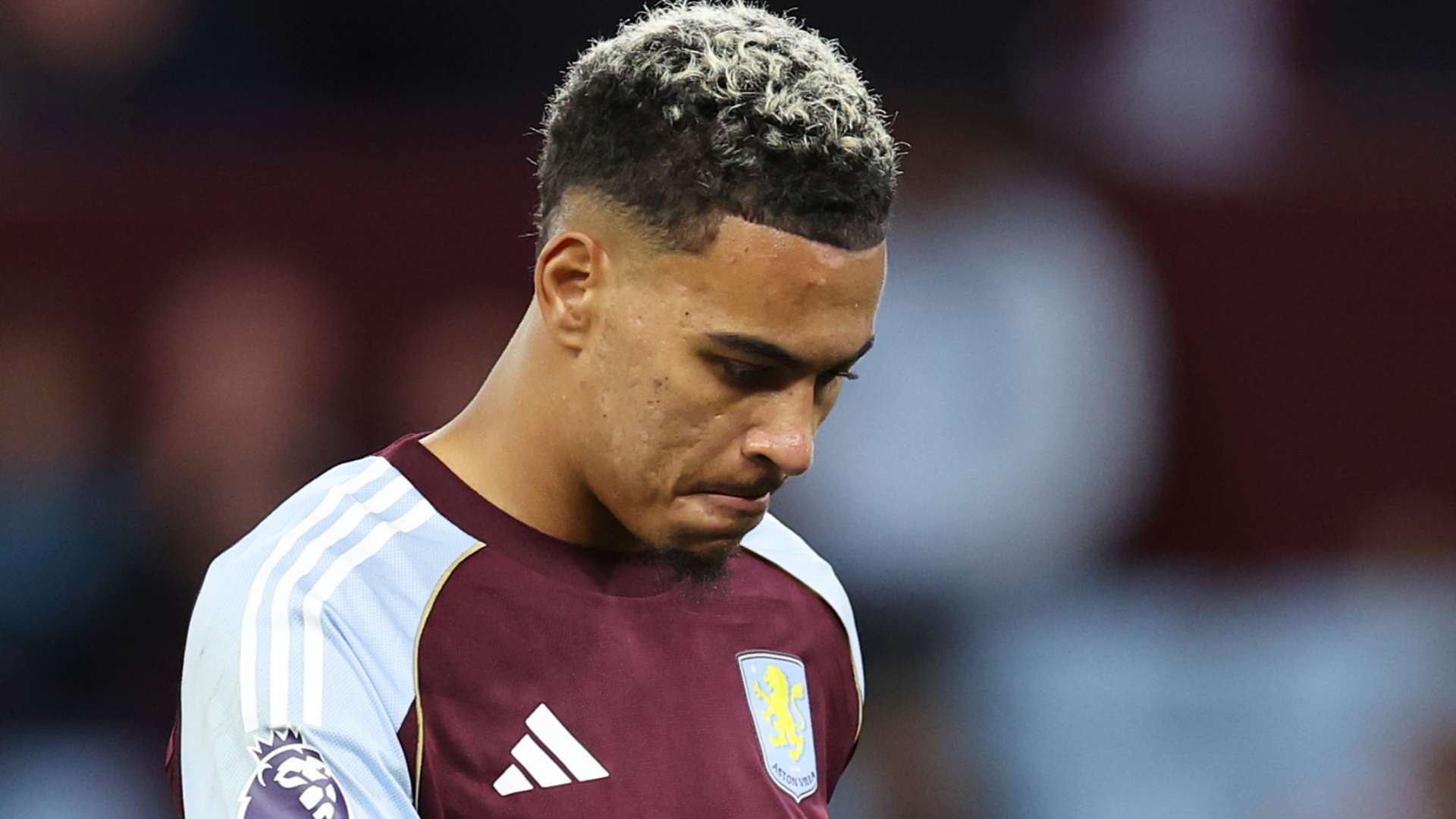 Rogers' nightmare! Villa star ironically cheered by own fans  