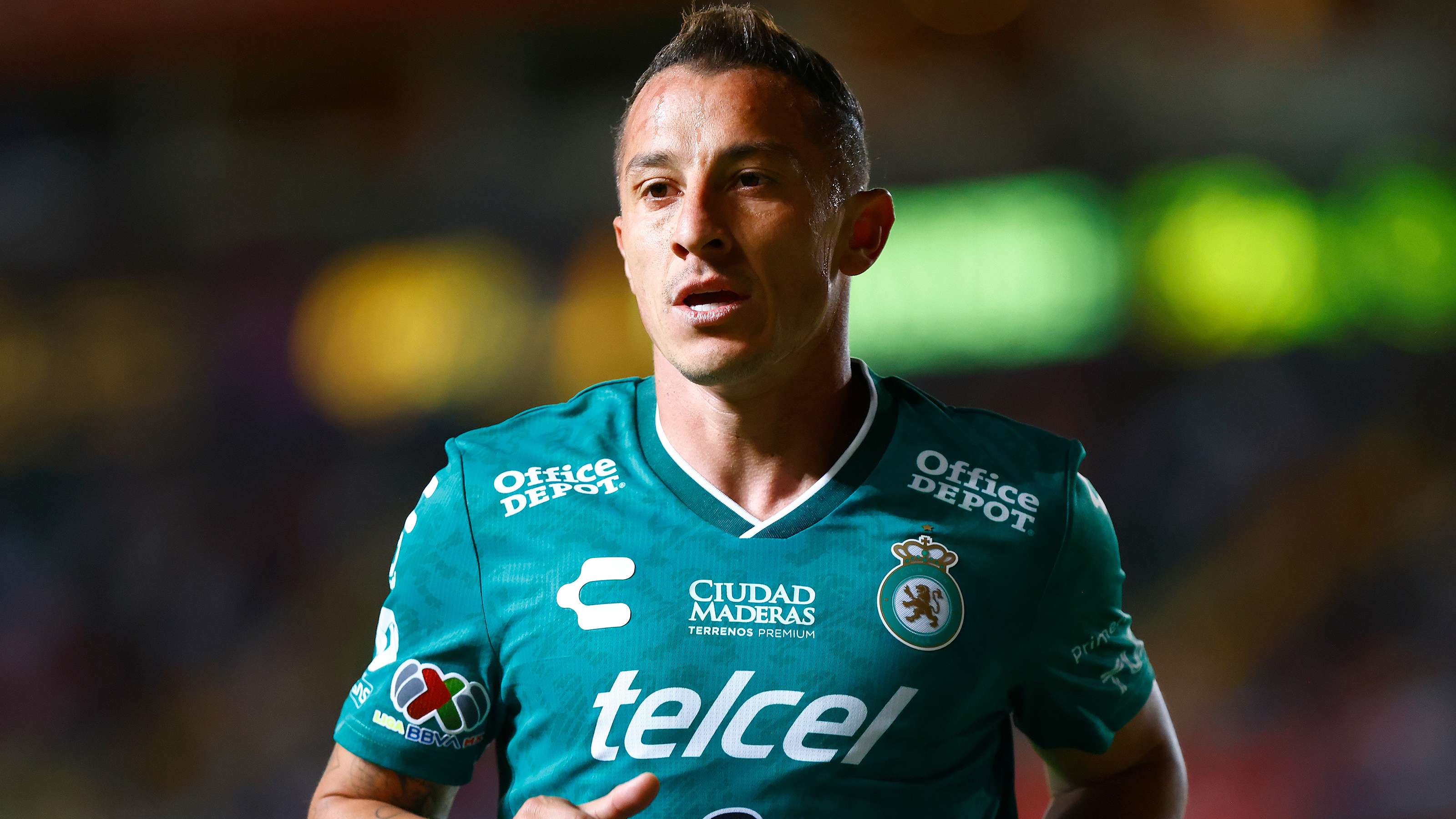 Guardado voices concern about El Tri ahead of the World Cup  