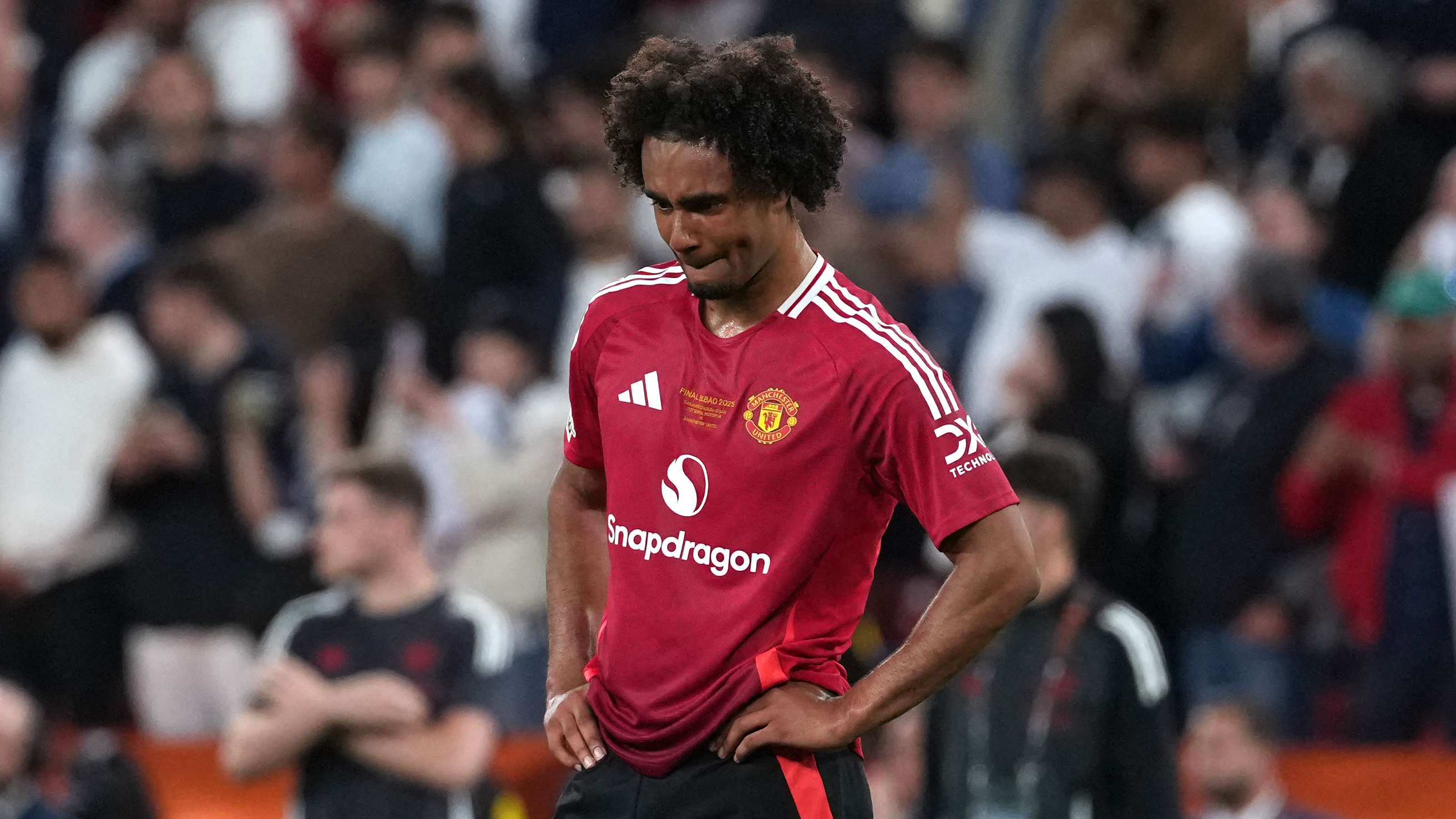 Zirkzee tipped for surprise transfer as new club express interest  