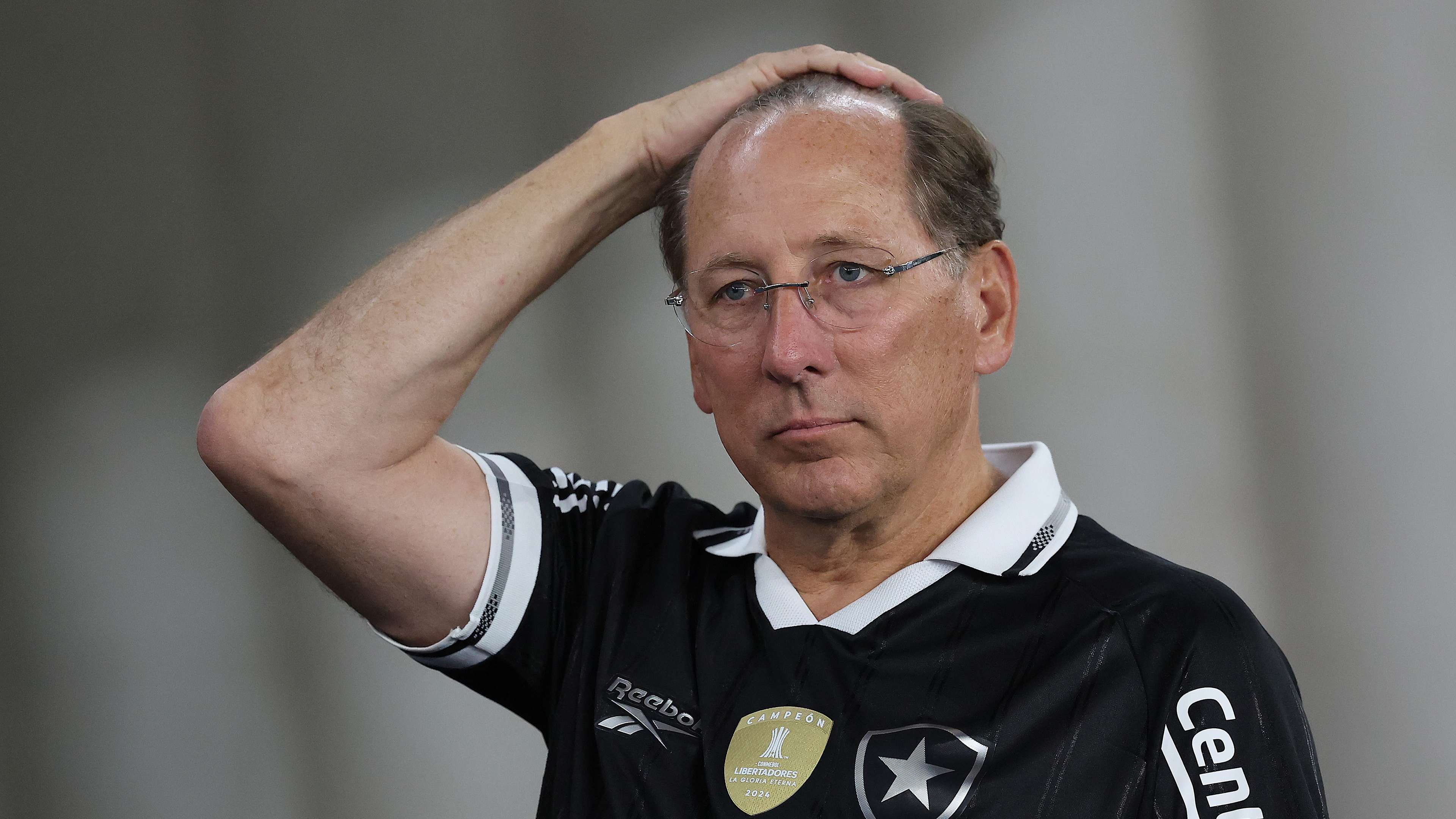 Ex-Palace owner Textor labelled 'clown and swindler'  