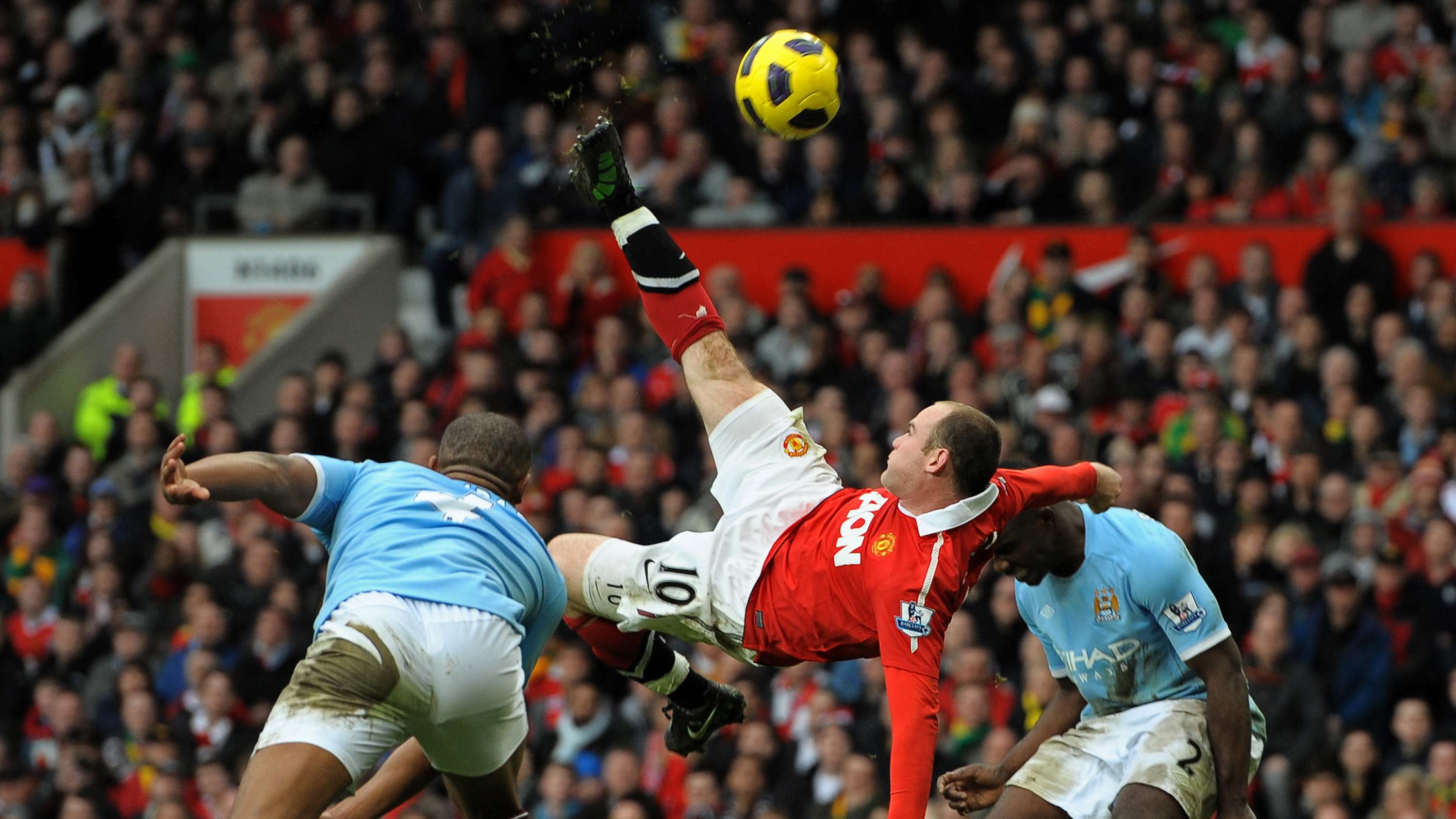📽️ | Wazza's still got it! Rooney recreates iconic Manchester derby strike  