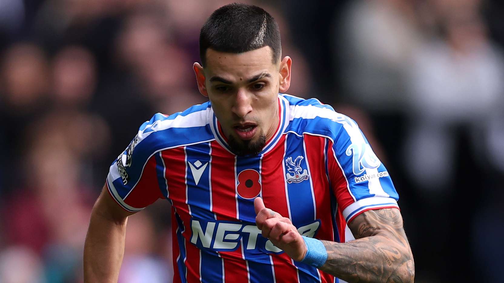 Premier League star admits he would love to make Man Utd switch  