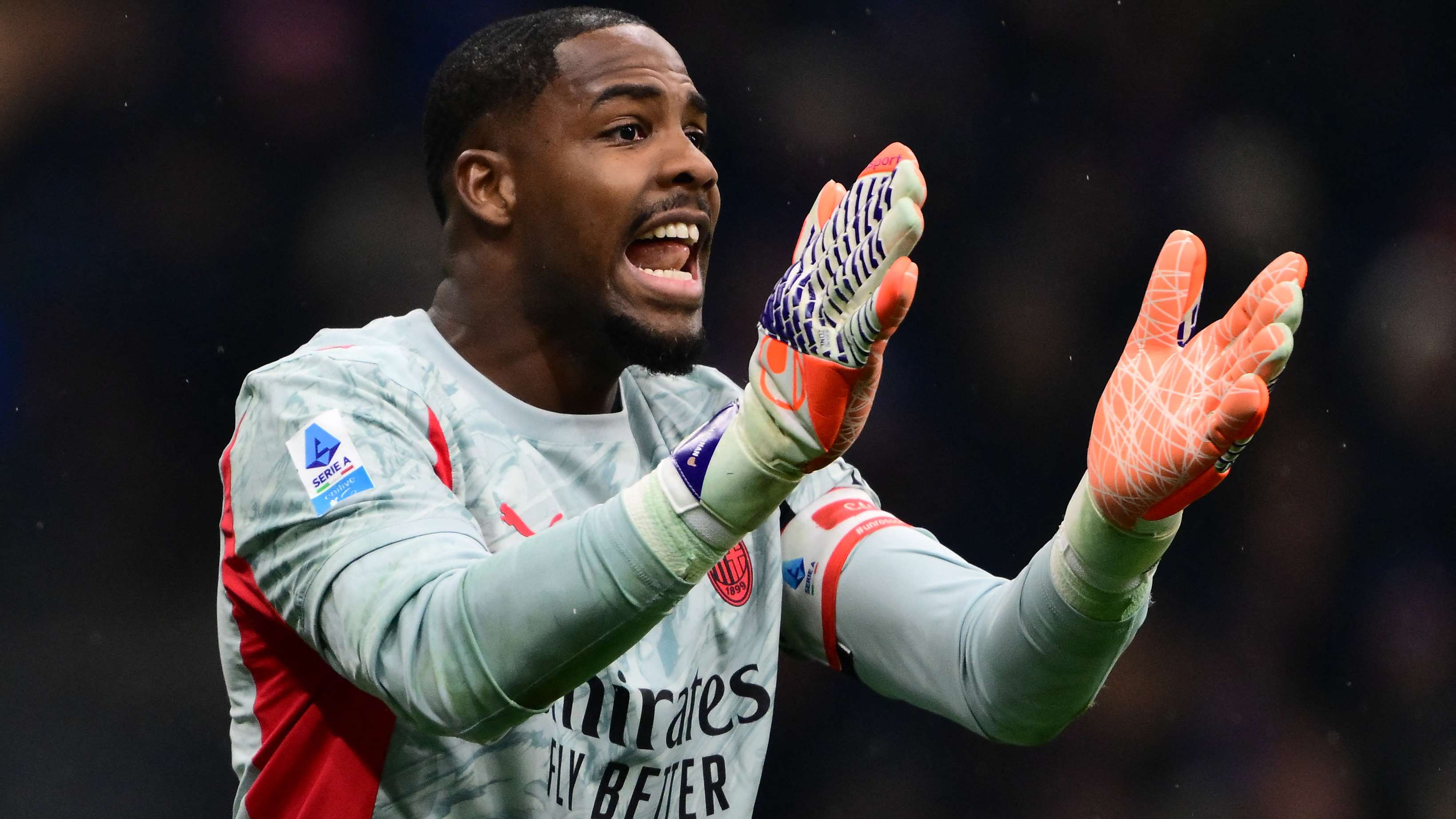 Transfers LIVE: Chelsea step up plans to land Maignan  