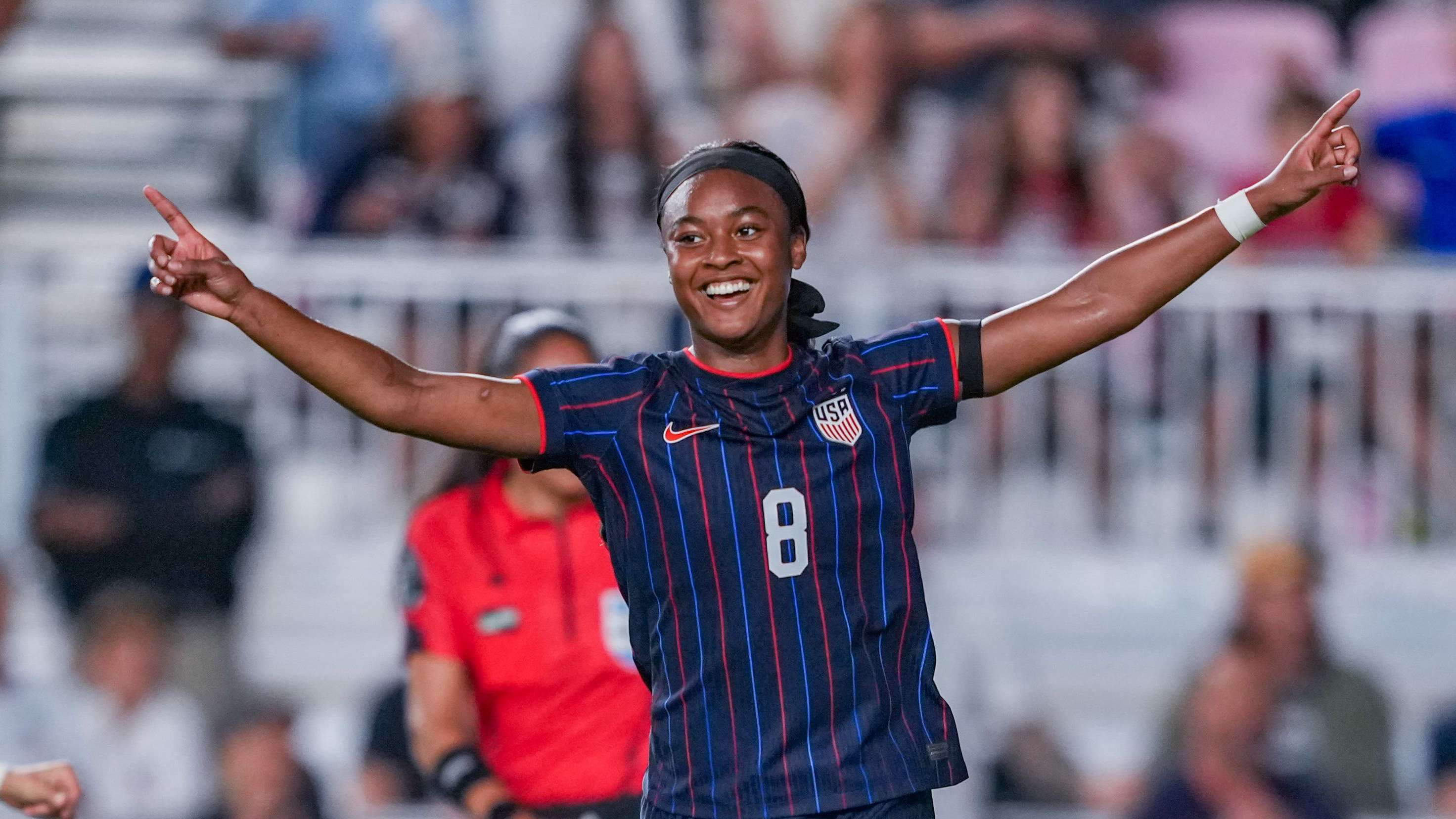 Shaw puts struggles behind with impressive showing vs. Italy  
