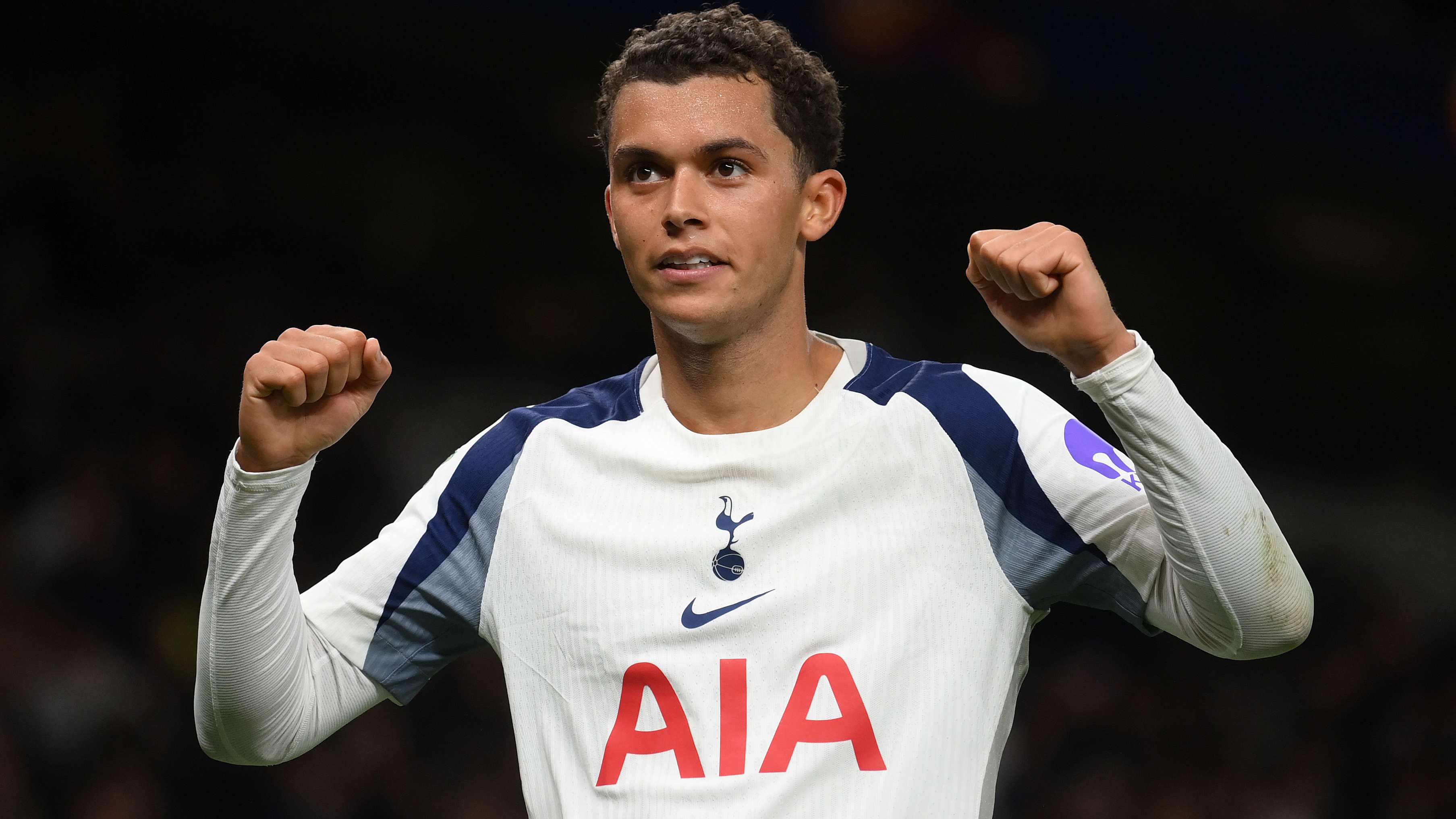Johnson undergoing medical ahead of £33.5m Spurs exit  