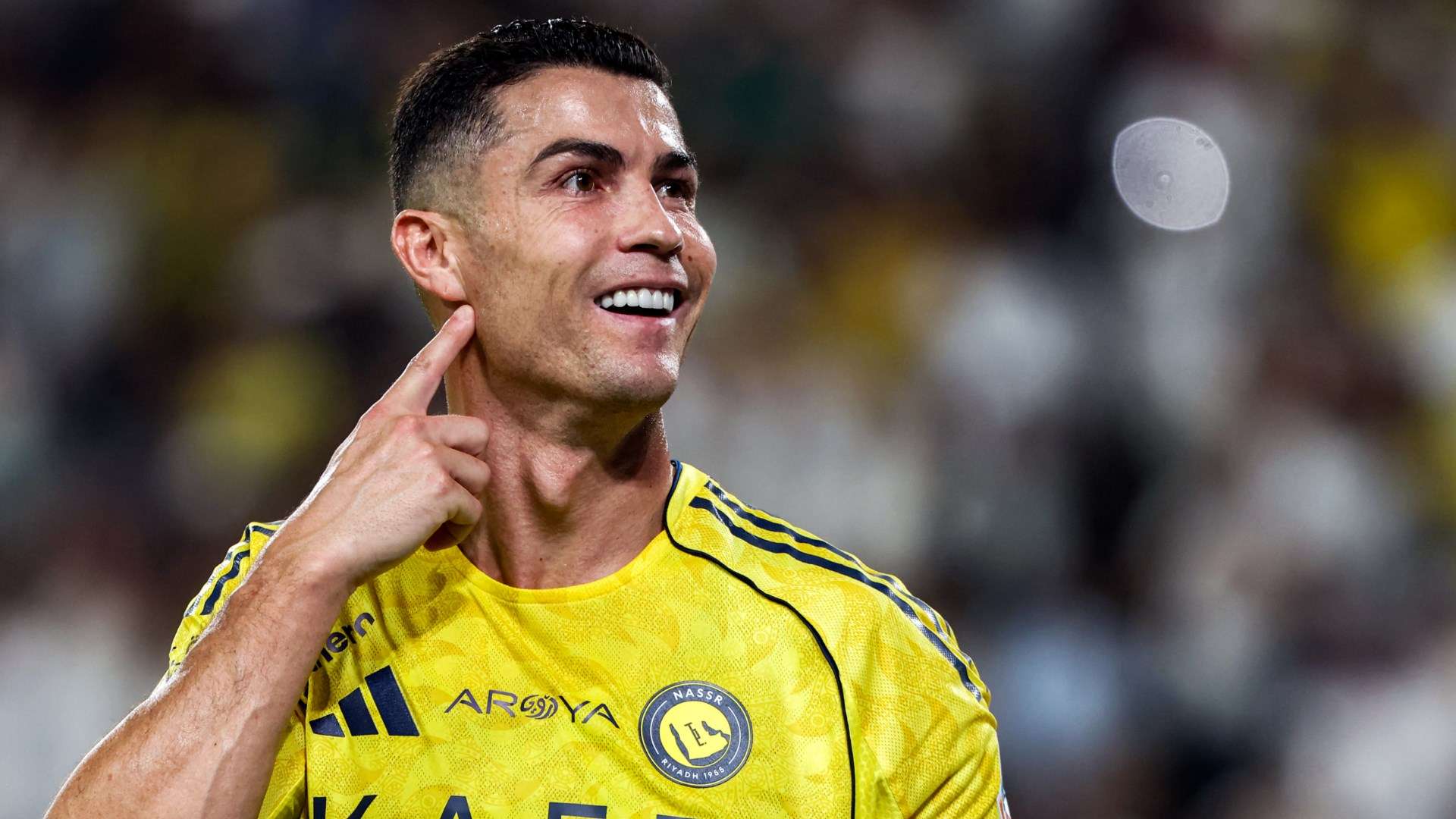 📽️ | Ronaldo in holiday mode! CR7 enjoys water sports on break  
