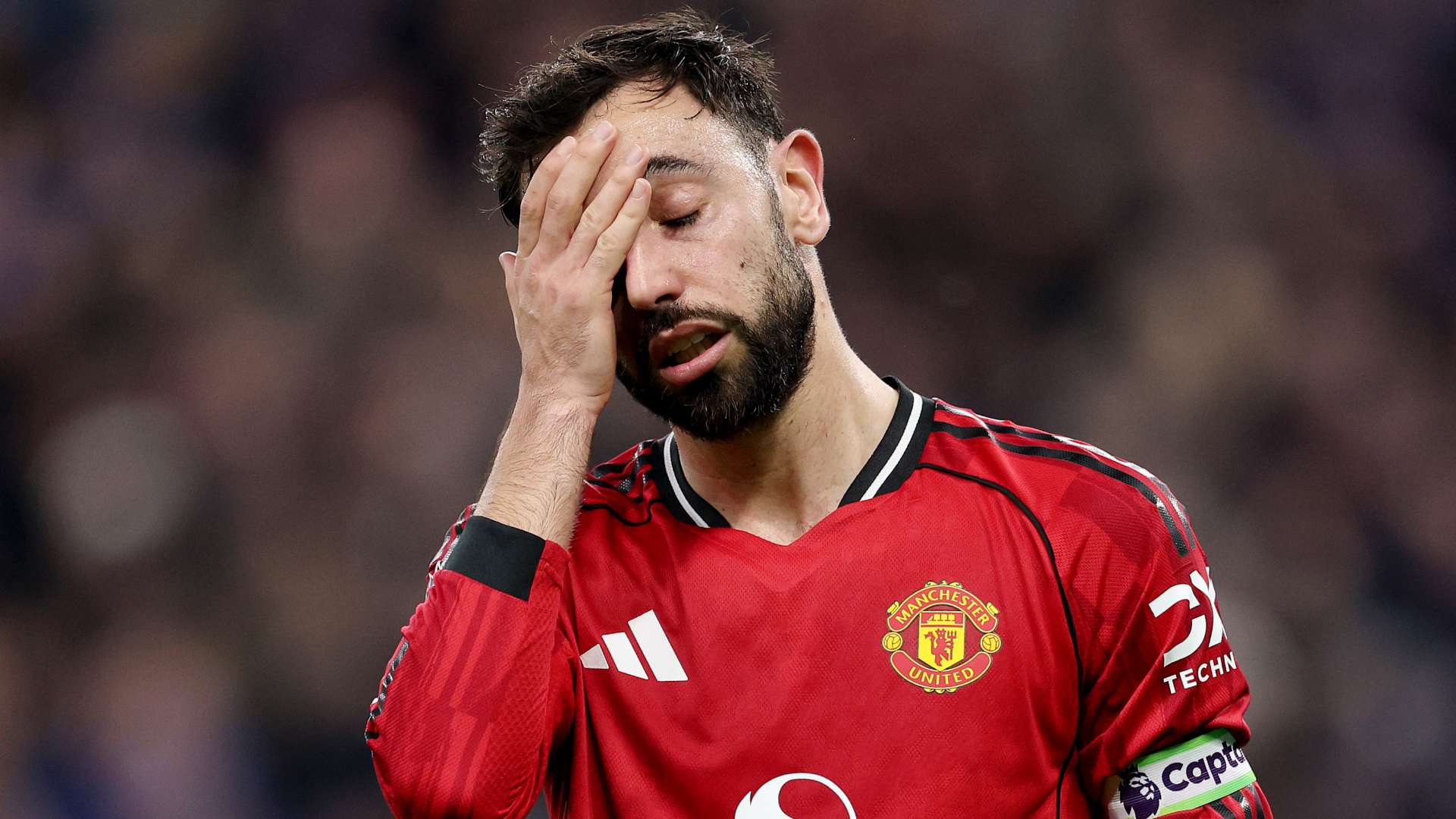 Is ‘brainless’ Fernandes holding Utd back? PL title question  