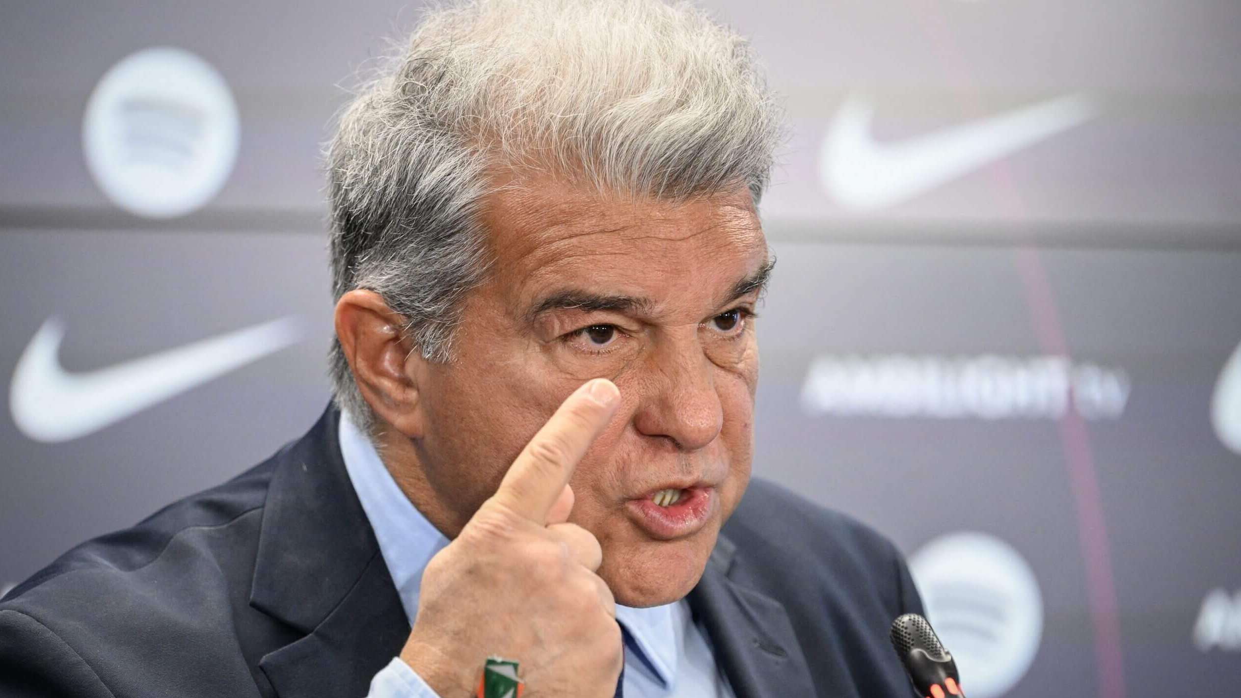 Laporta fires back at Xavi with brutal Hansi Flick dig  