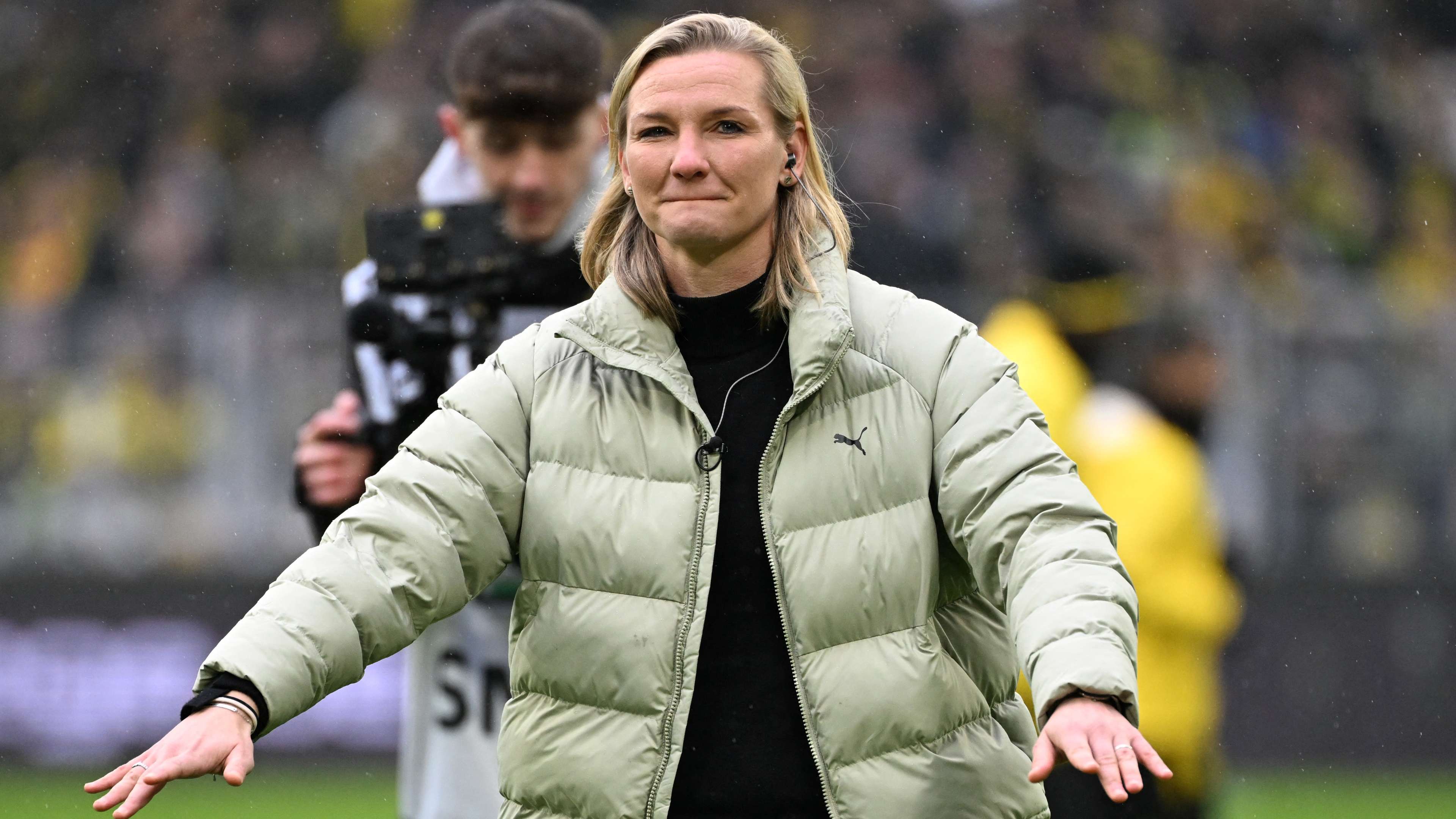 Champions League winner Popp joins ambitious Dortmund project  